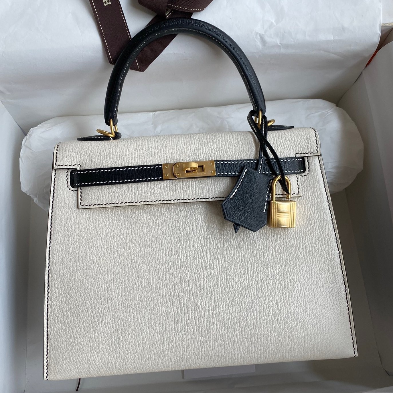 H**mes kelly sellier 25 bicolor bag in white and black mysore goatskin
