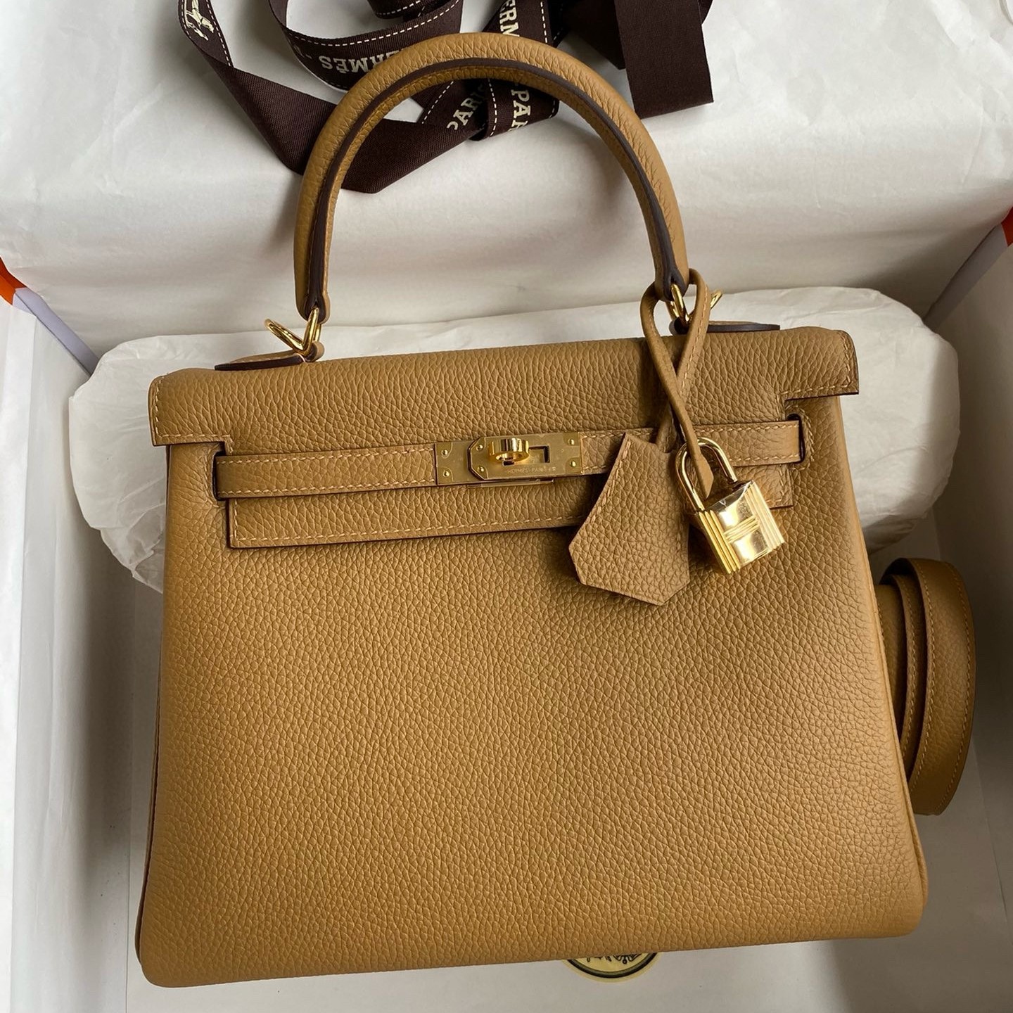 H**mes kelly retourne 25 handmade bag in biscuit clemence leather