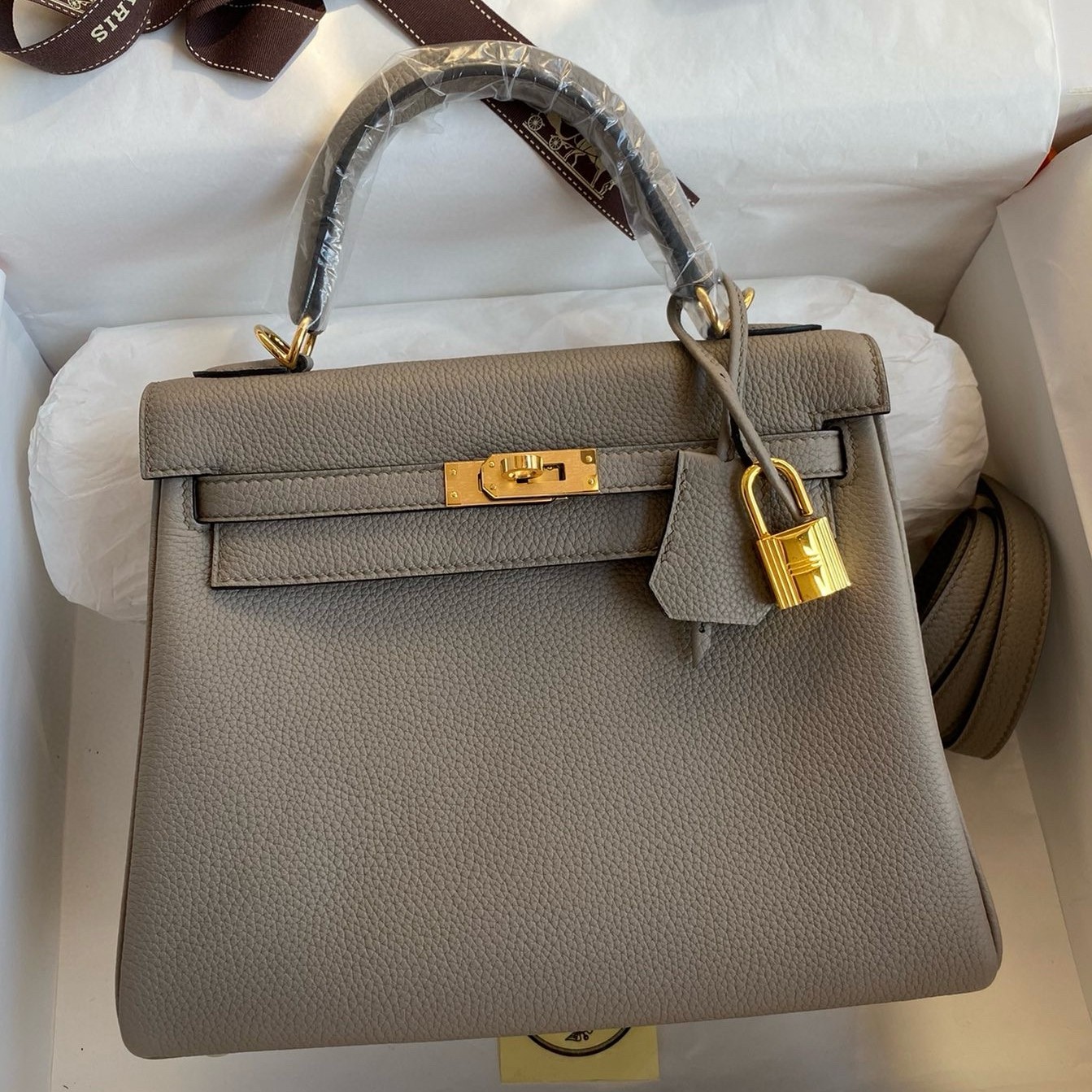 H**mes kelly retourne 25 handmade bag in gris meyer clemence leather
