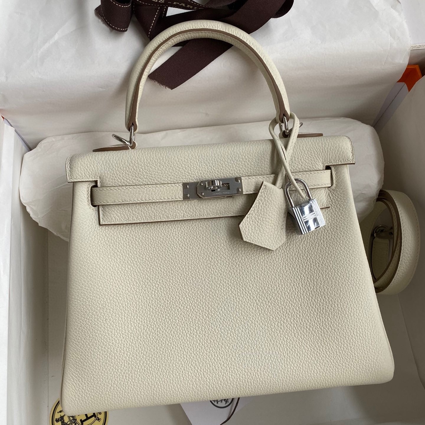 H**mes kelly retourne 25 handmade bag in mushroom clemence leather