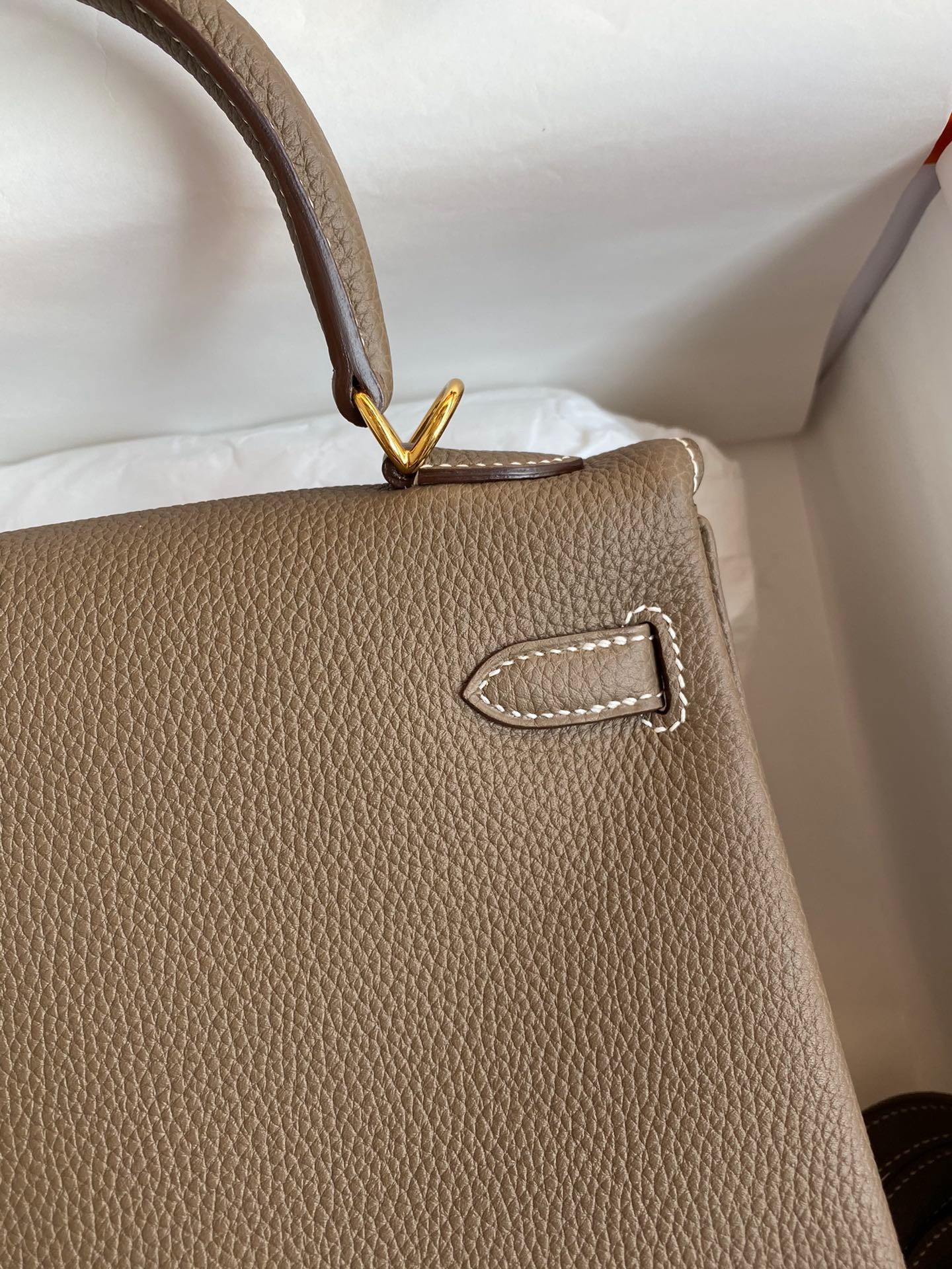 H**mes kelly retourne 25 handmade bag in taupe clemence leather