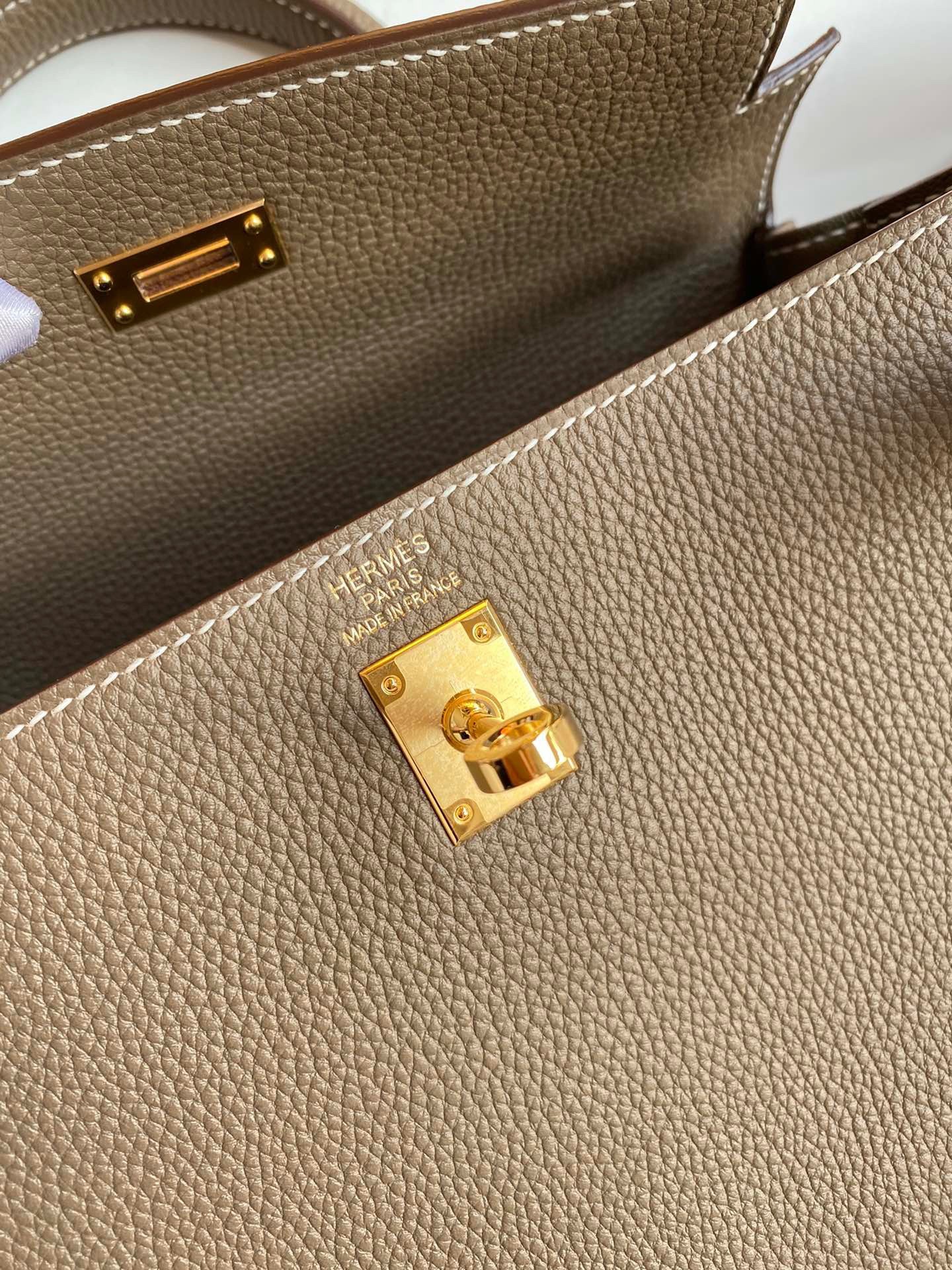 H**mes kelly retourne 25 handmade bag in taupe clemence leather