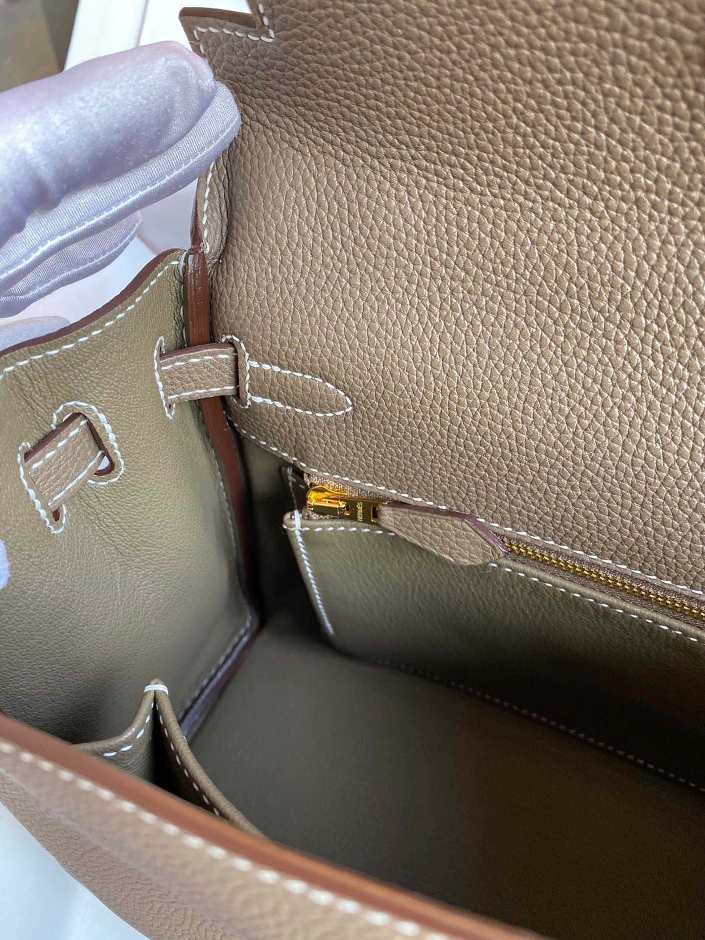 H**mes kelly retourne 25 handmade bag in taupe clemence leather