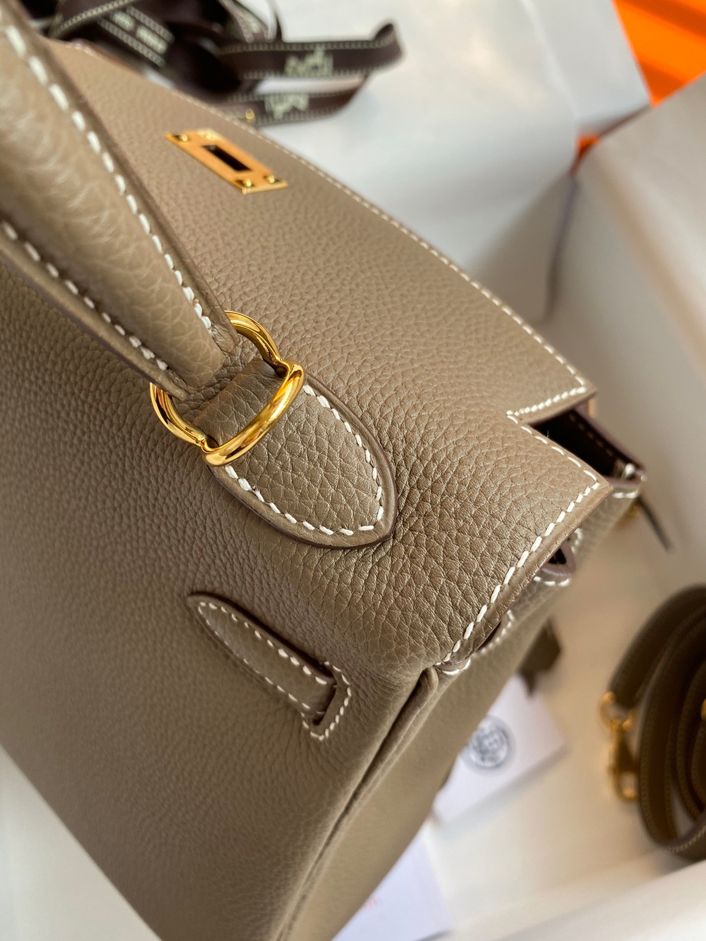 H**mes kelly retourne 25 handmade bag in taupe clemence leather