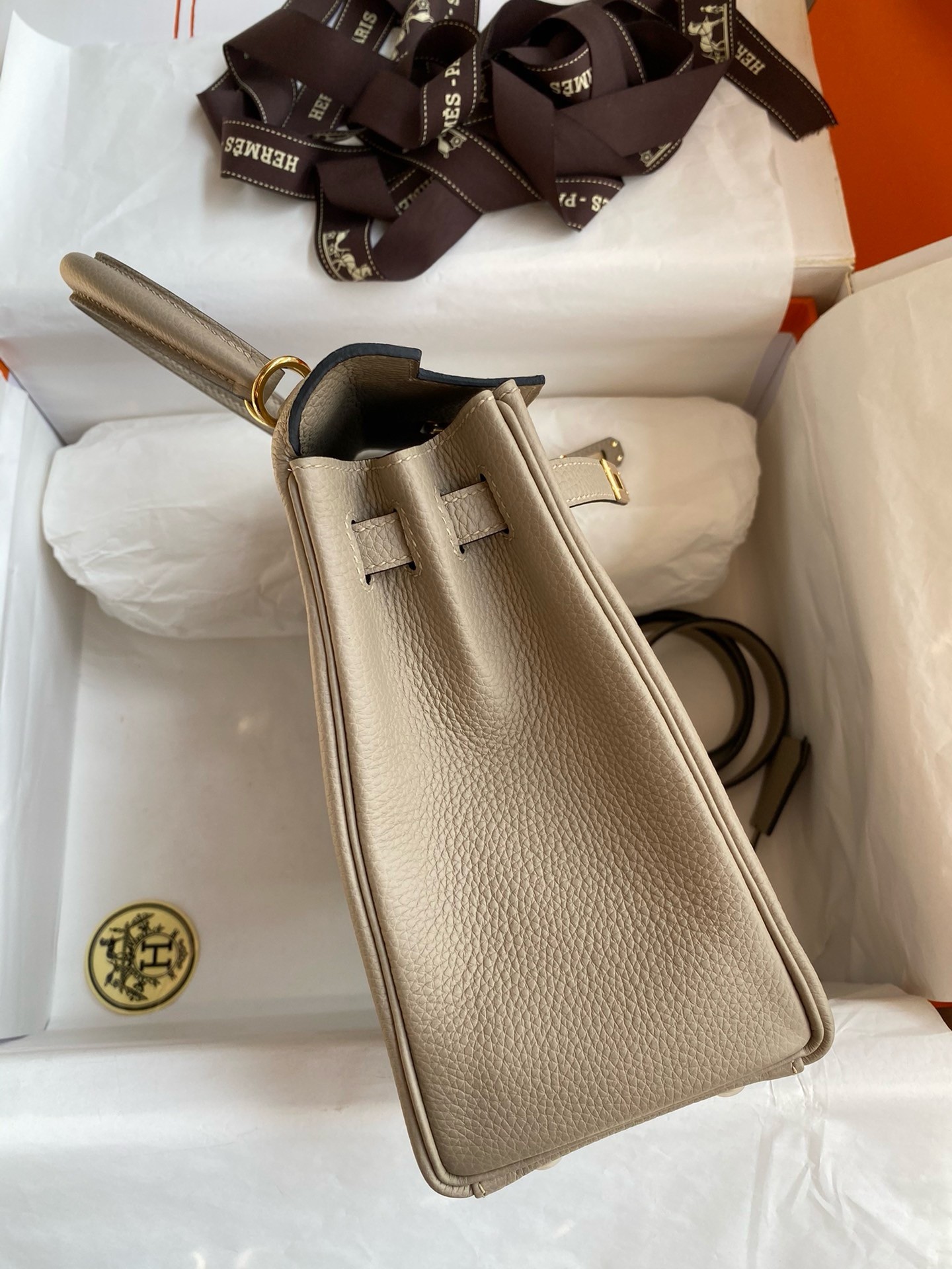 H**mes kelly retourne 25 handmade bag in gris tourterelle clemence leather