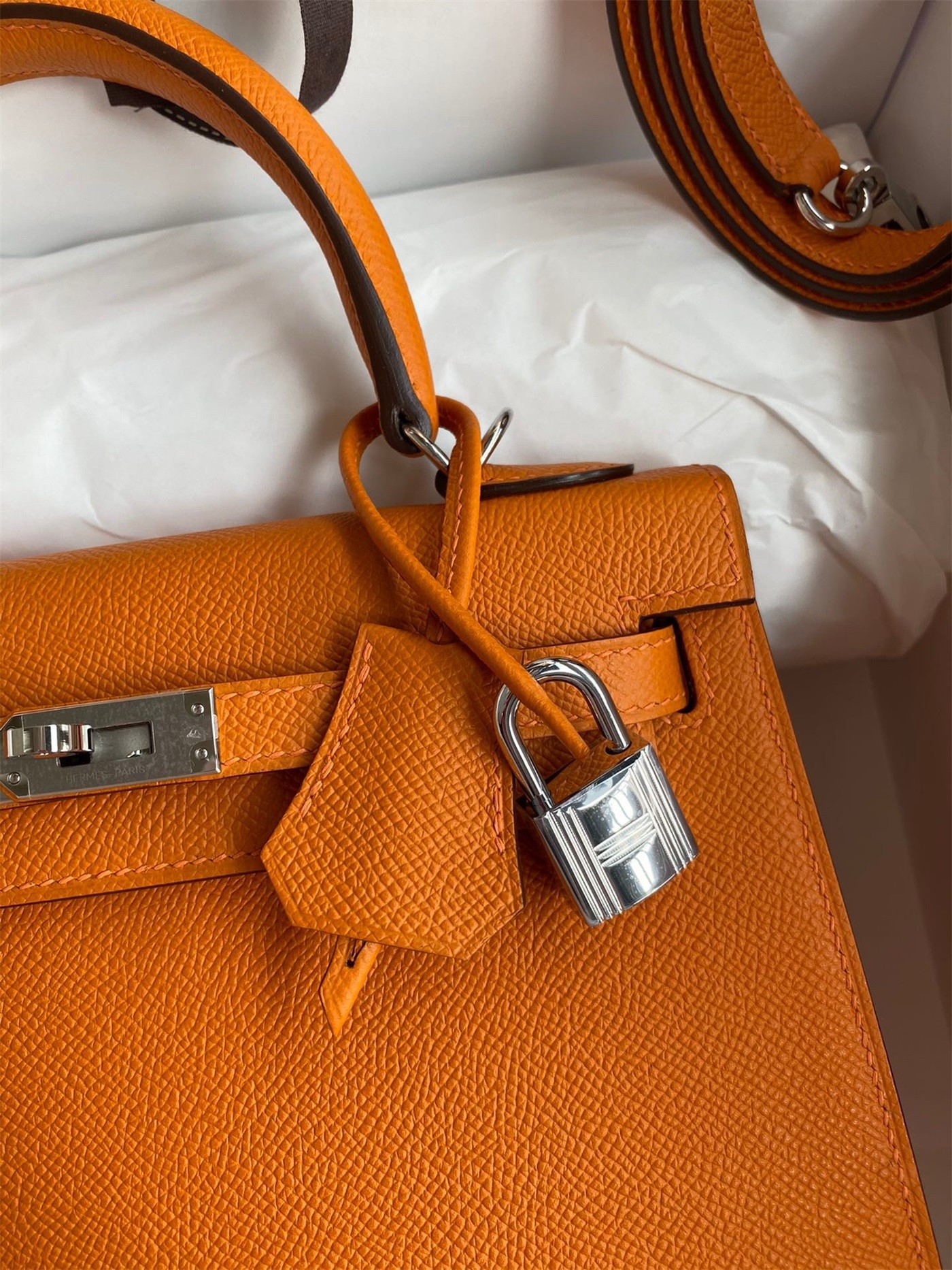 H**mes kelly sellier 25 handmade bag in orange epsom calfskin