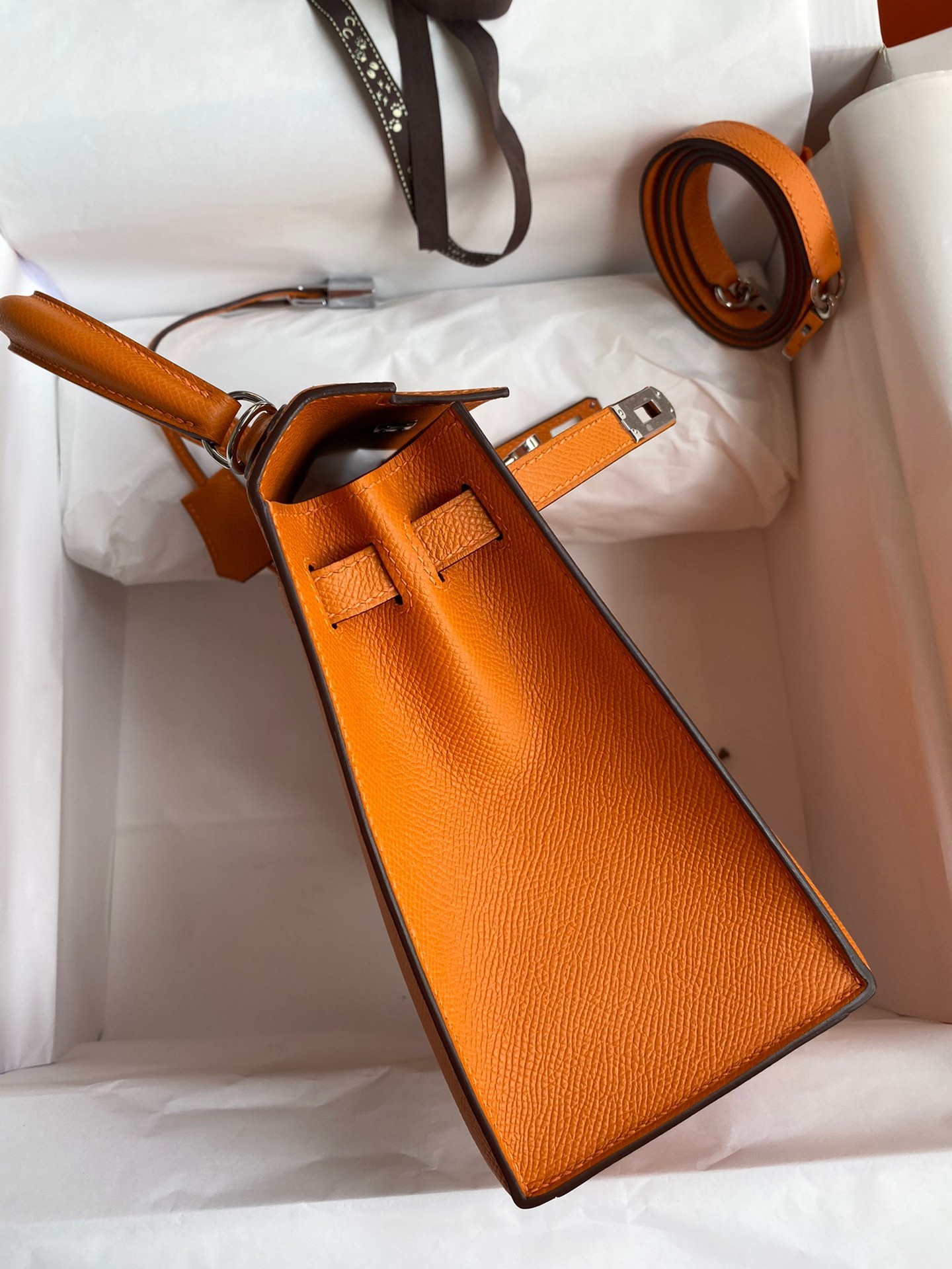 H**mes kelly sellier 25 handmade bag in orange epsom calfskin