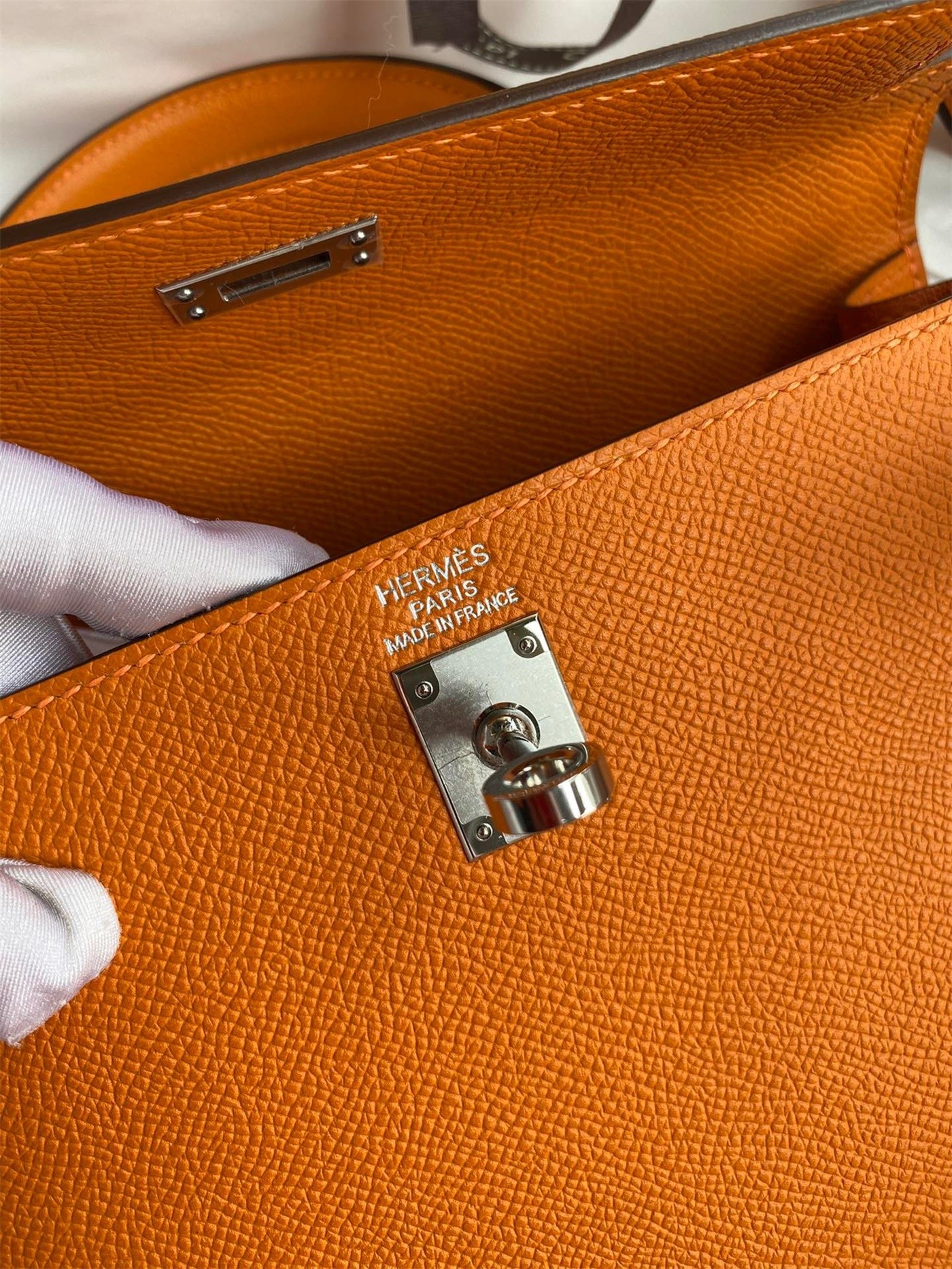 H**mes kelly sellier 25 handmade bag in orange epsom calfskin