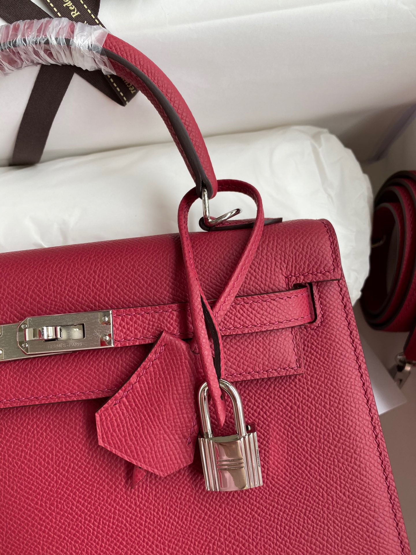 H**mes kelly sellier 25 handmade bag in ruby epsom calfskin