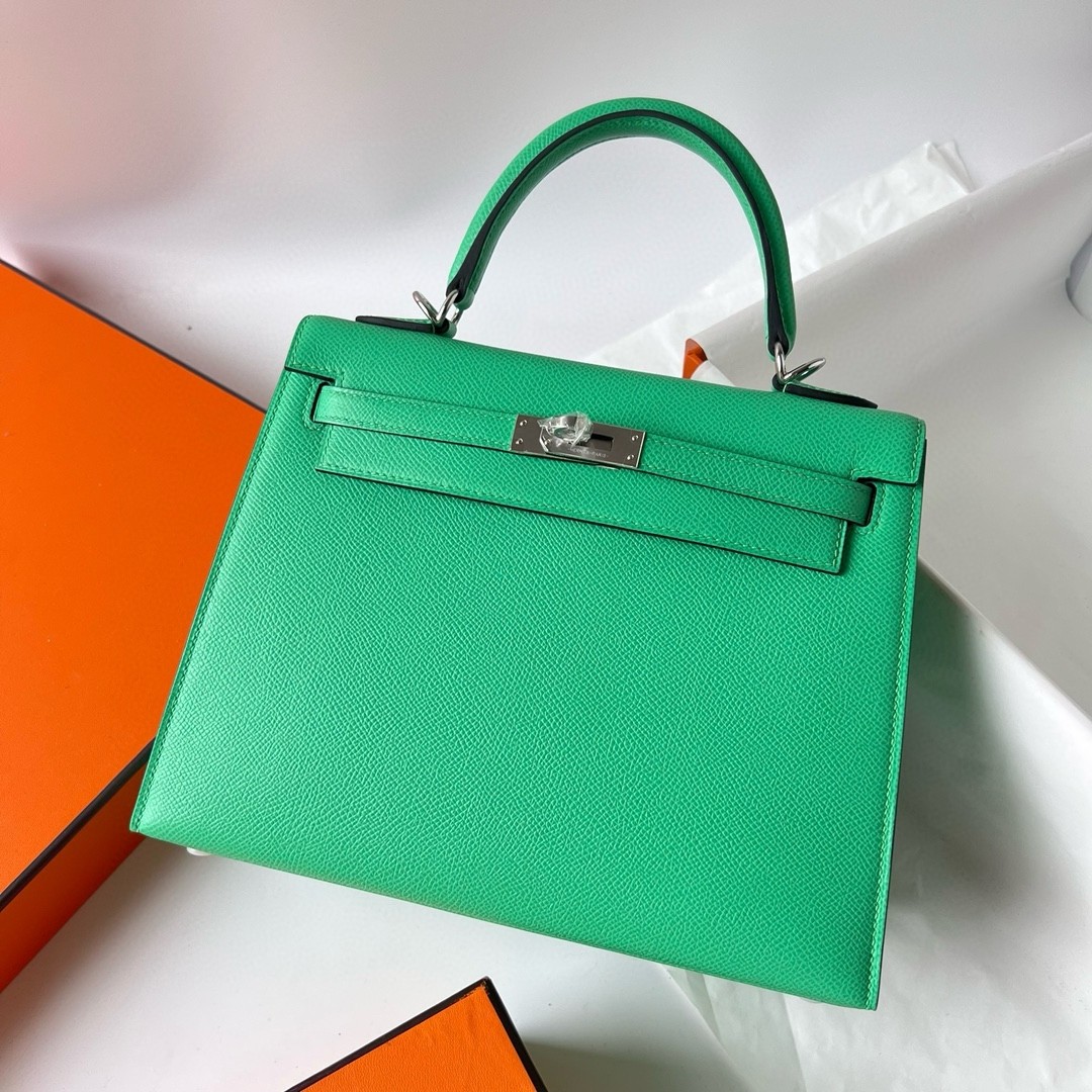 H**mes kelly sellier 25 handmade bag in vert comics epsom calfskin