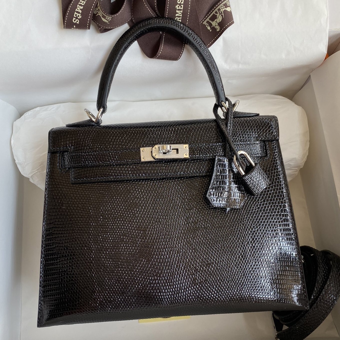H**mes kelly sellier 25 handmade bag in black lizard leather