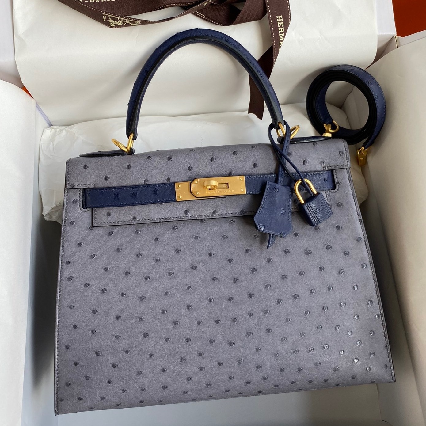 H**mes kelly sellier 25 bicolor bag in gris agate and blue ostrich leather