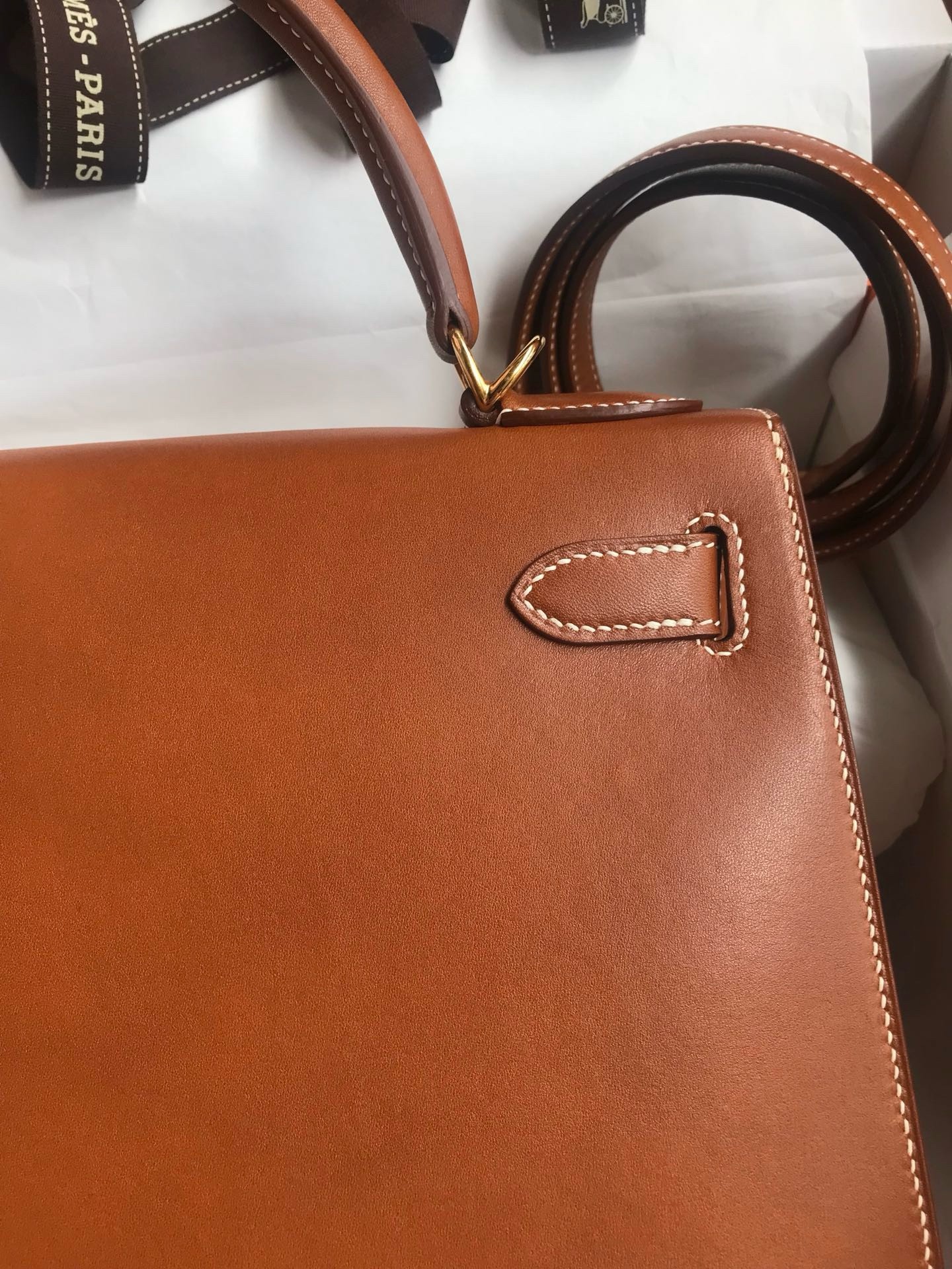 H**mes kelly sellier 28 handmade bag in gold barenia calfskin