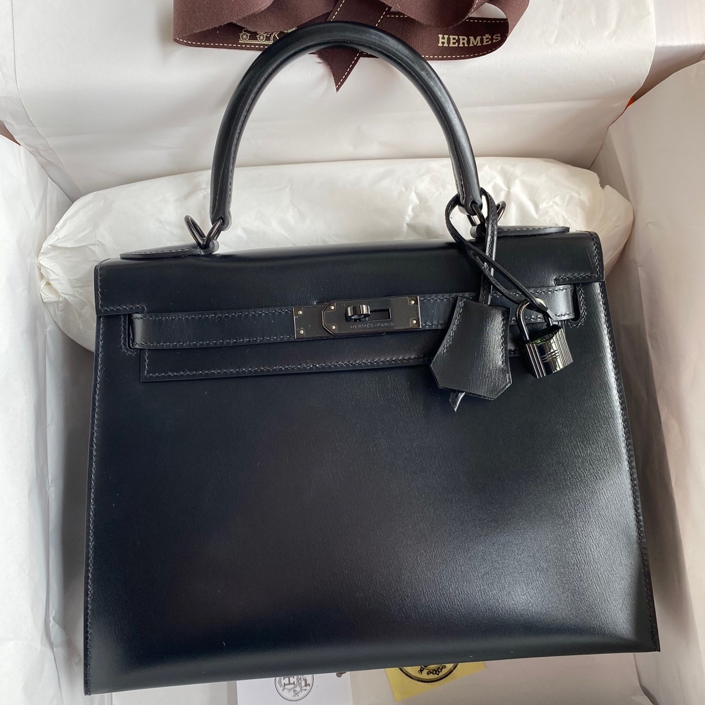 H**mes kelly sellier 28 handmade bag in black box calfskin