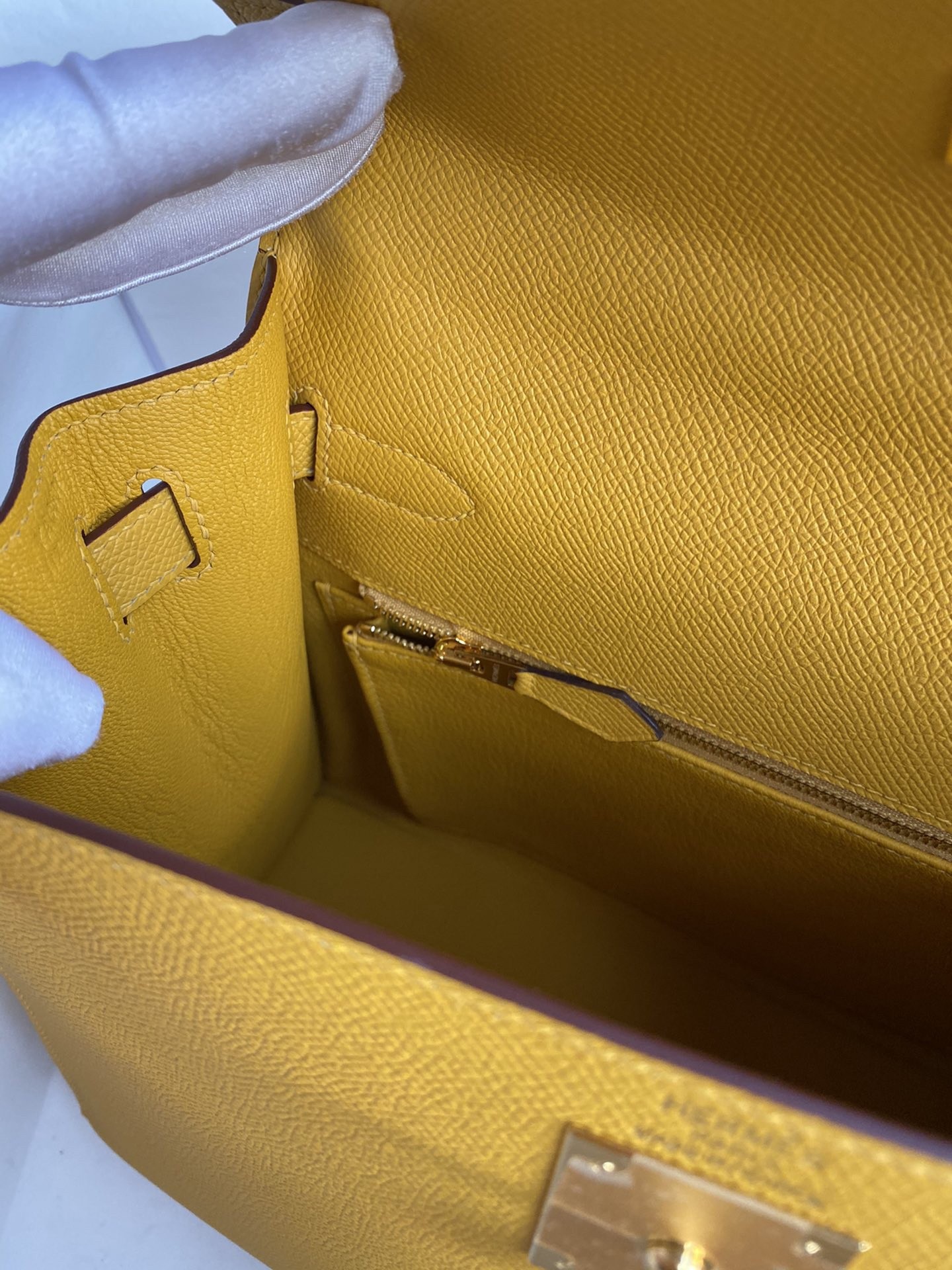 H**mes kelly sellier 28 handmade bag in jaune ambre epsom calfskin