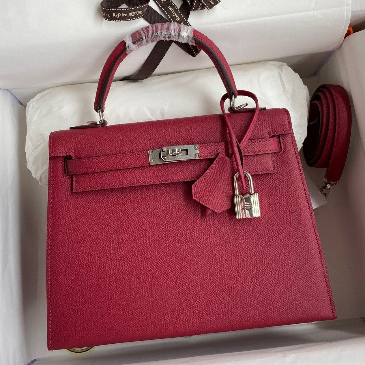 H**mes kelly sellier 28 handmade bag in ruby epsom calfskin