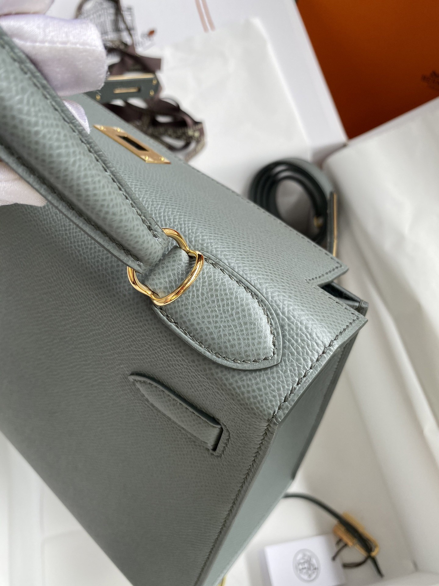 H**mes kelly sellier 28 handmade bag in vert amande epsom calfskin