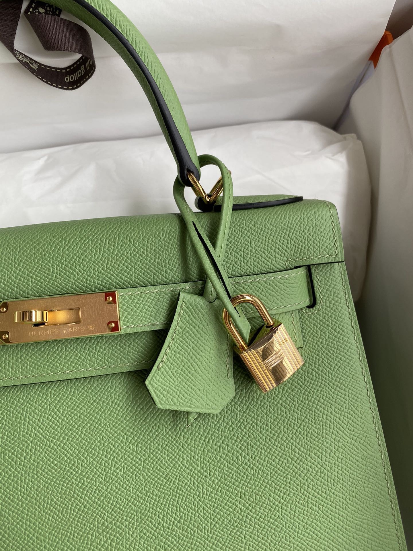 H**mes kelly sellier 28 handmade bag in vert criquet epsom calfskin