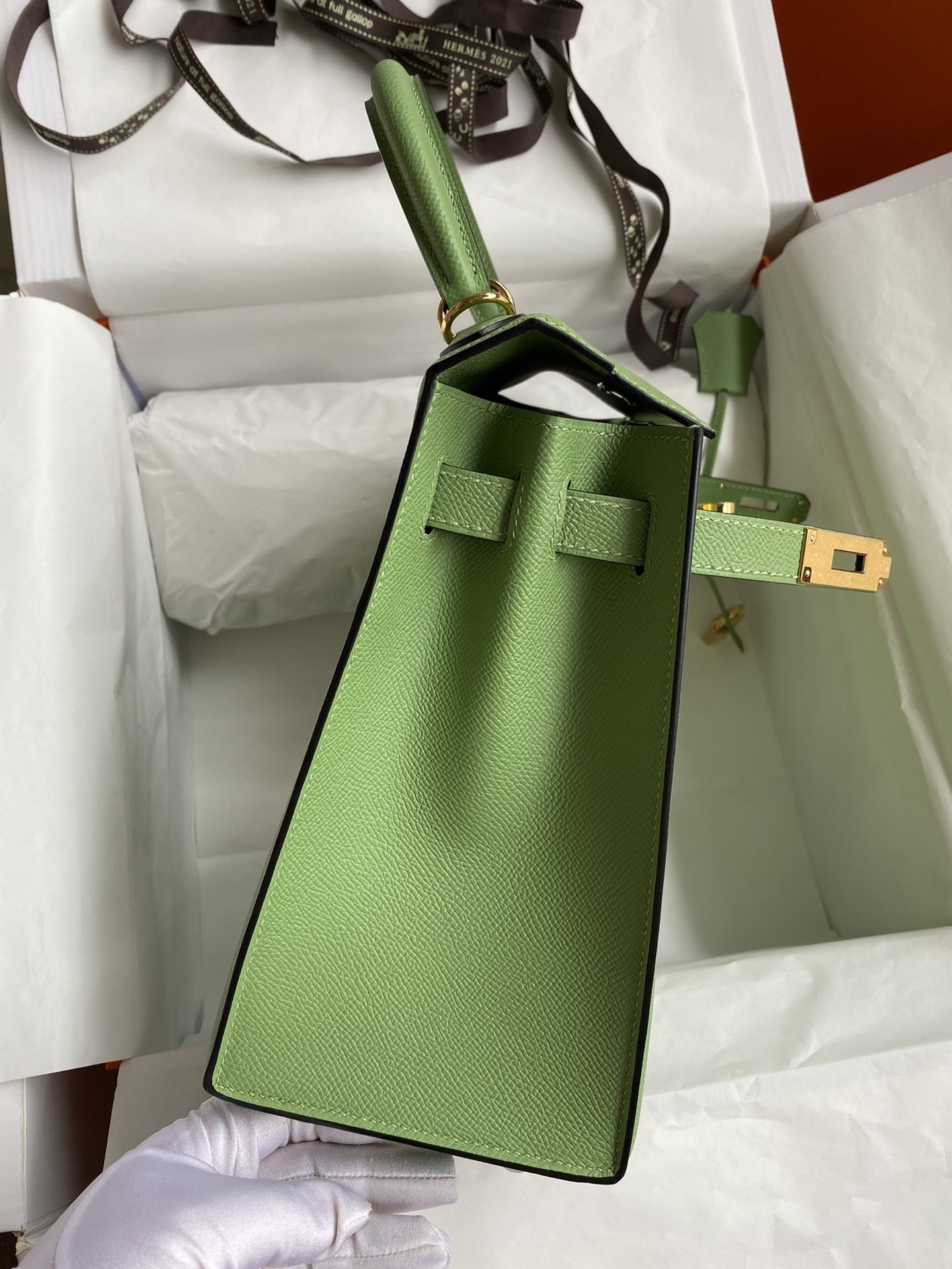 H**mes kelly sellier 28 handmade bag in vert criquet epsom calfskin