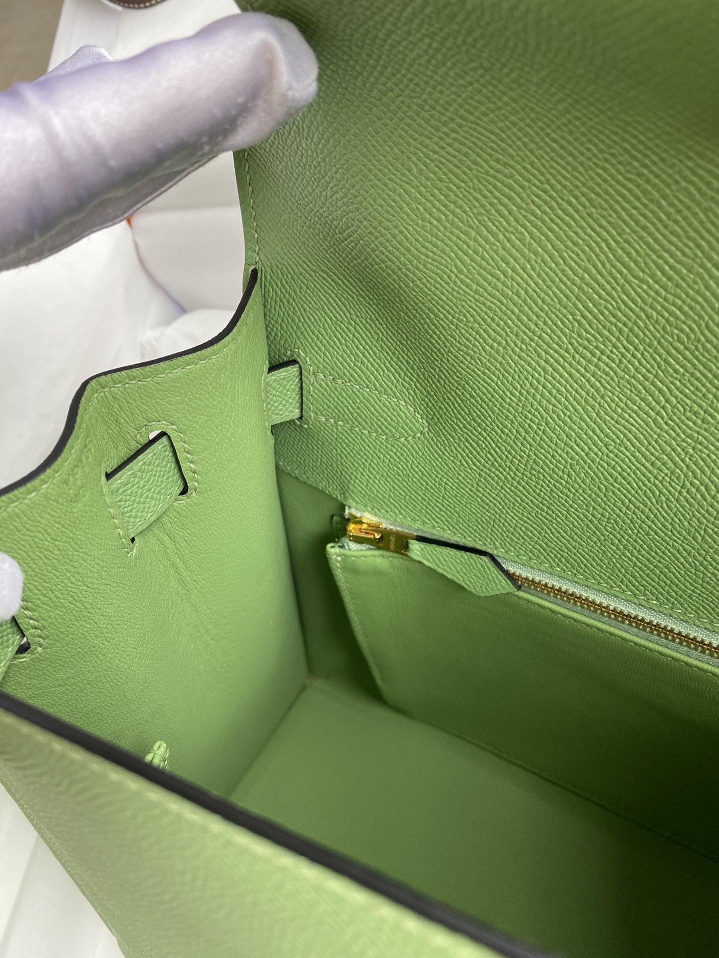 H**mes kelly sellier 28 handmade bag in vert criquet epsom calfskin