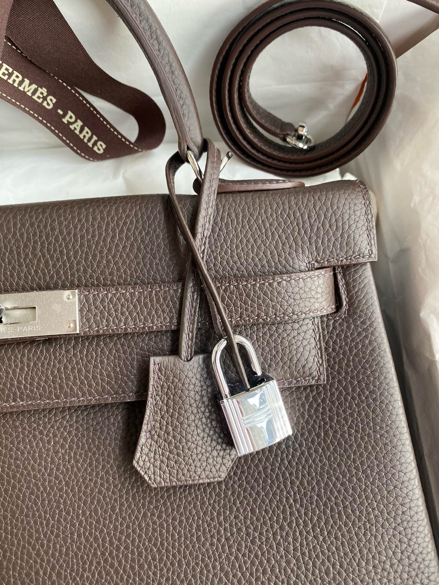 H**mes kelly retourne 32 handmade bag in chocolat clemence leather