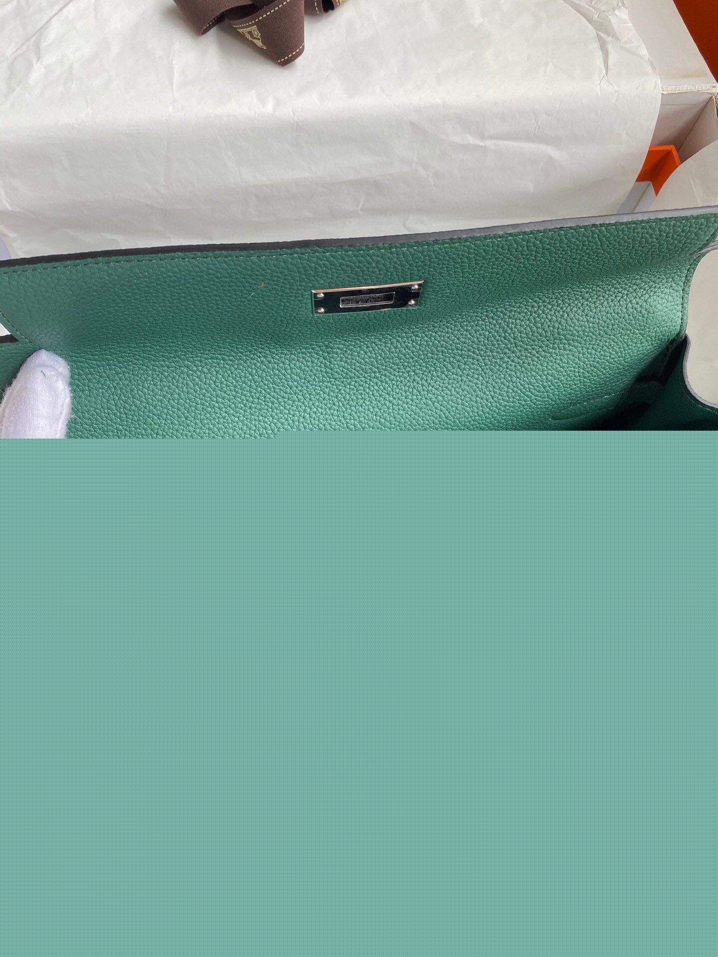 H**mes kelly retourne 32 handmade bag in malachite clemence leather