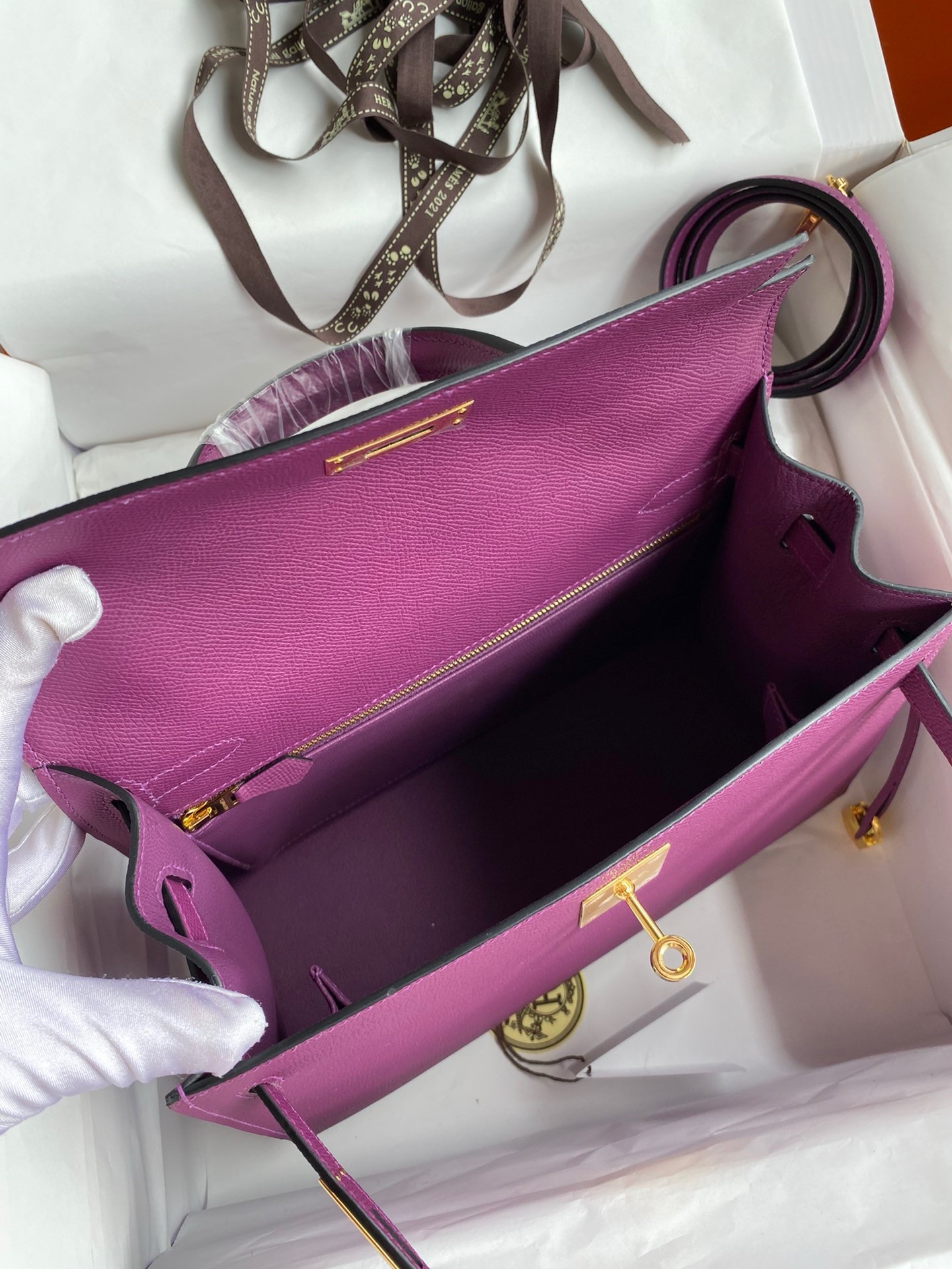 H**mes kelly sellier 32 handmade bag in anemone epsom calfskin