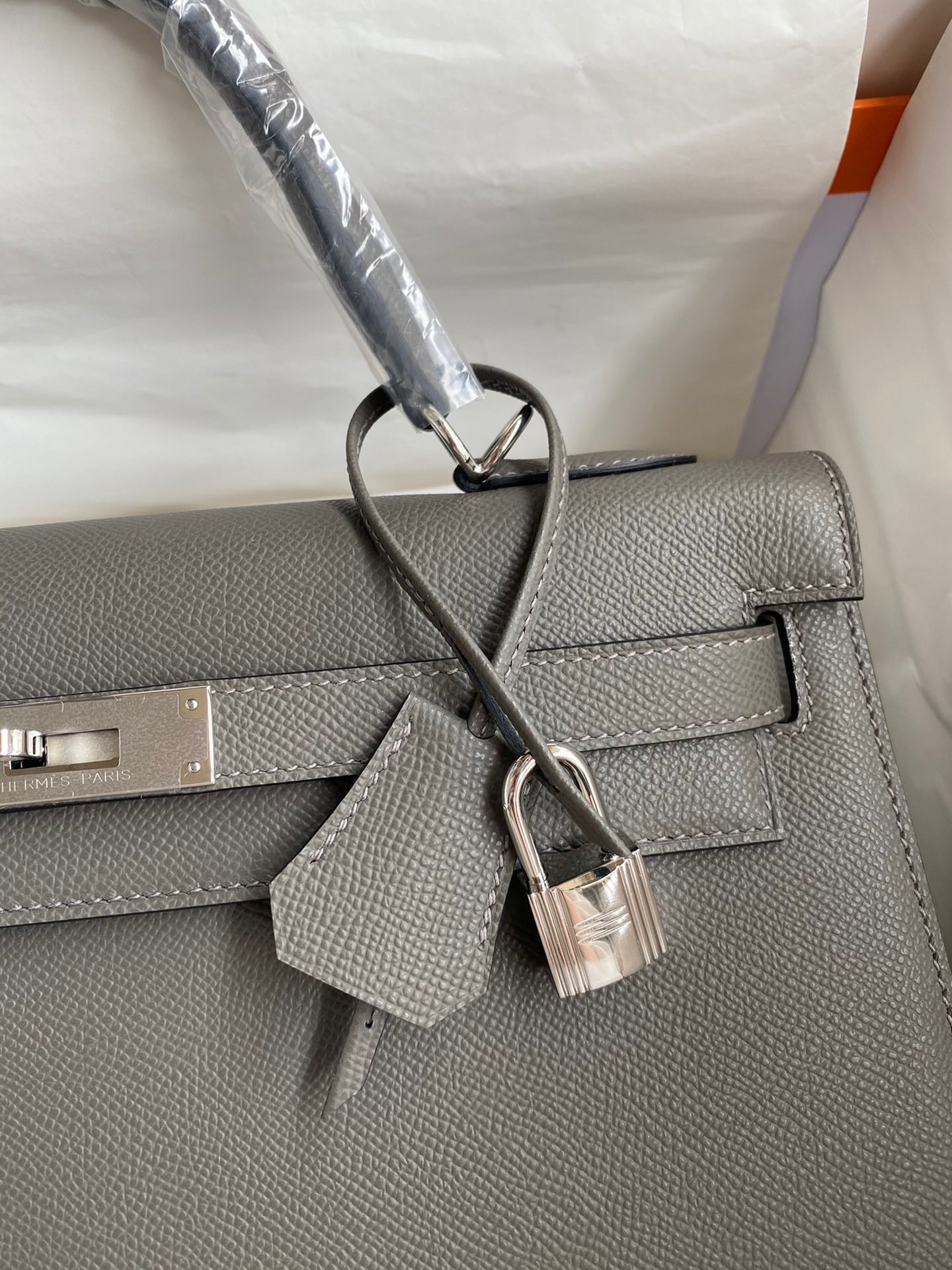 H**mes kelly sellier 32 handmade bag in etain epsom calfskin