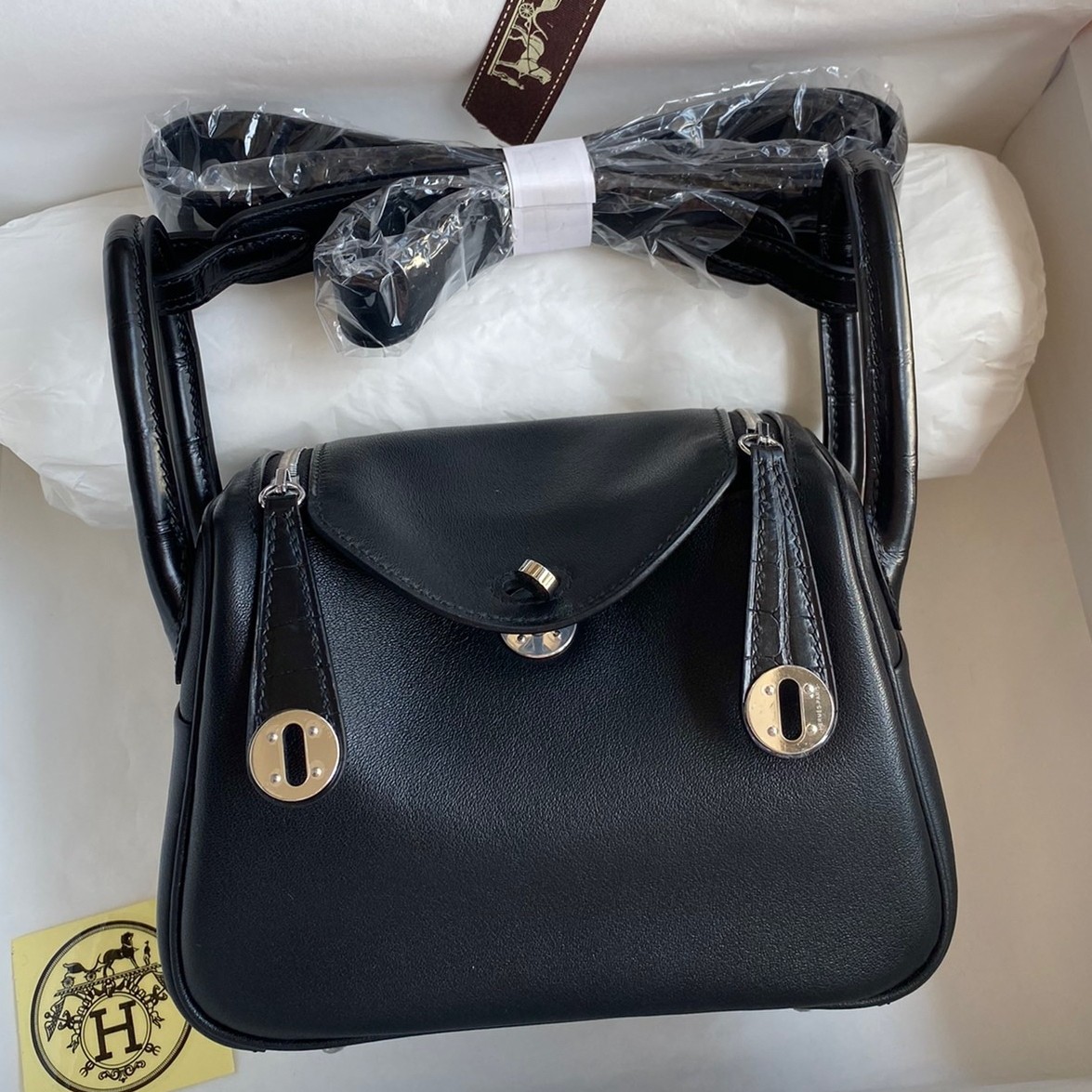 H**mes mini lindy handmade bag in black swift leather