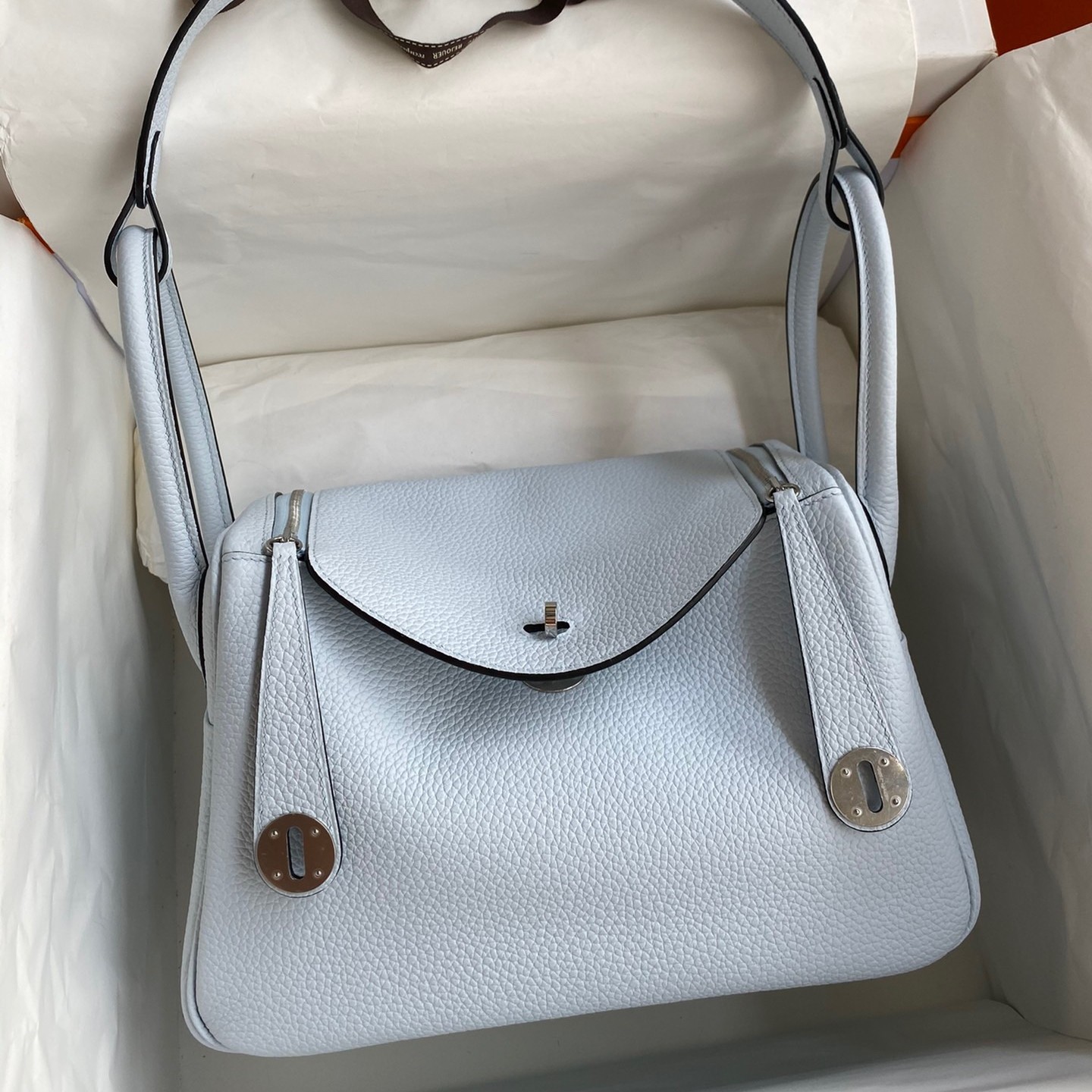 H**mes lindy 26 handmade bag in blue brume clemence leather