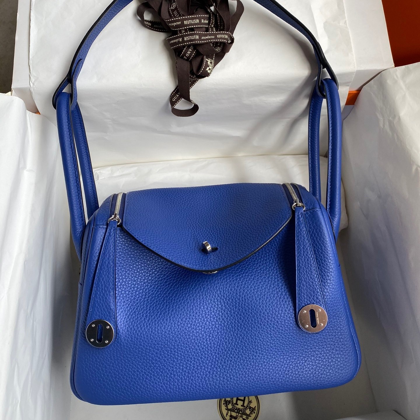 H**mes lindy 26 handmade bag in blue electric clemence leather