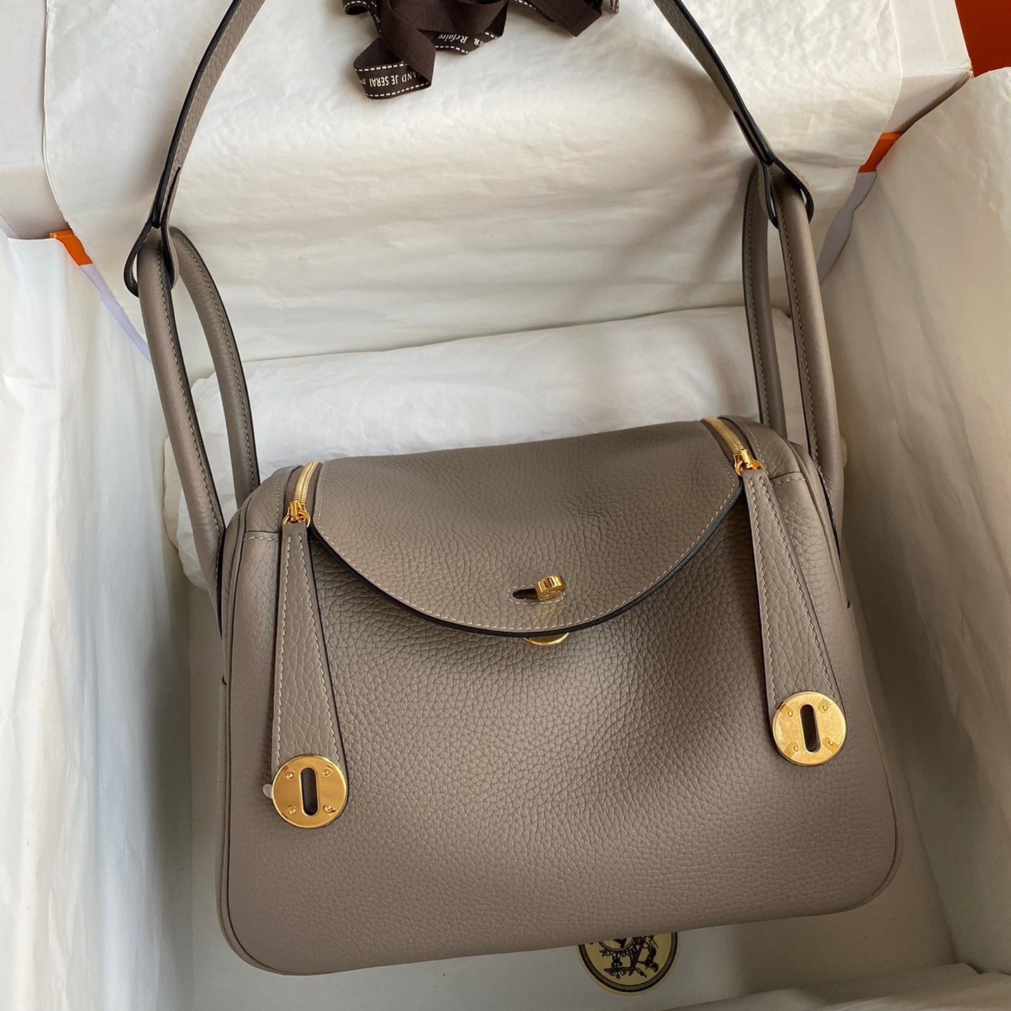 H**mes lindy 26 handmade bag in gris asphalt clemence leather