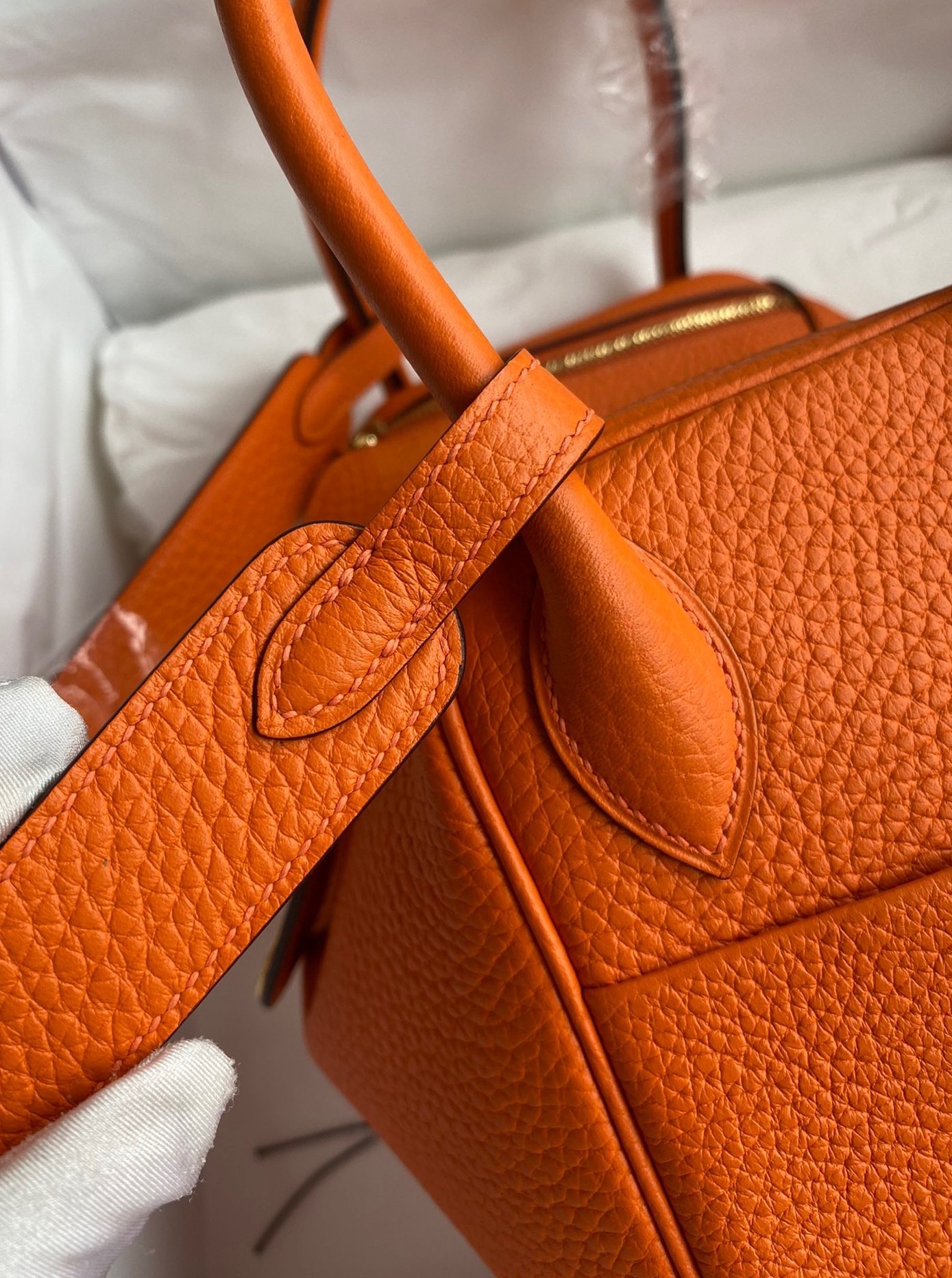 H**mes lindy 26 handmade bag in orange clemence leather