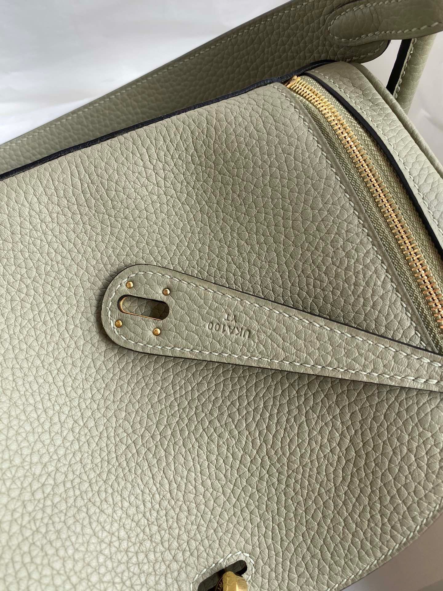 H**mes lindy 26 handmade bag in sauge clemence leather