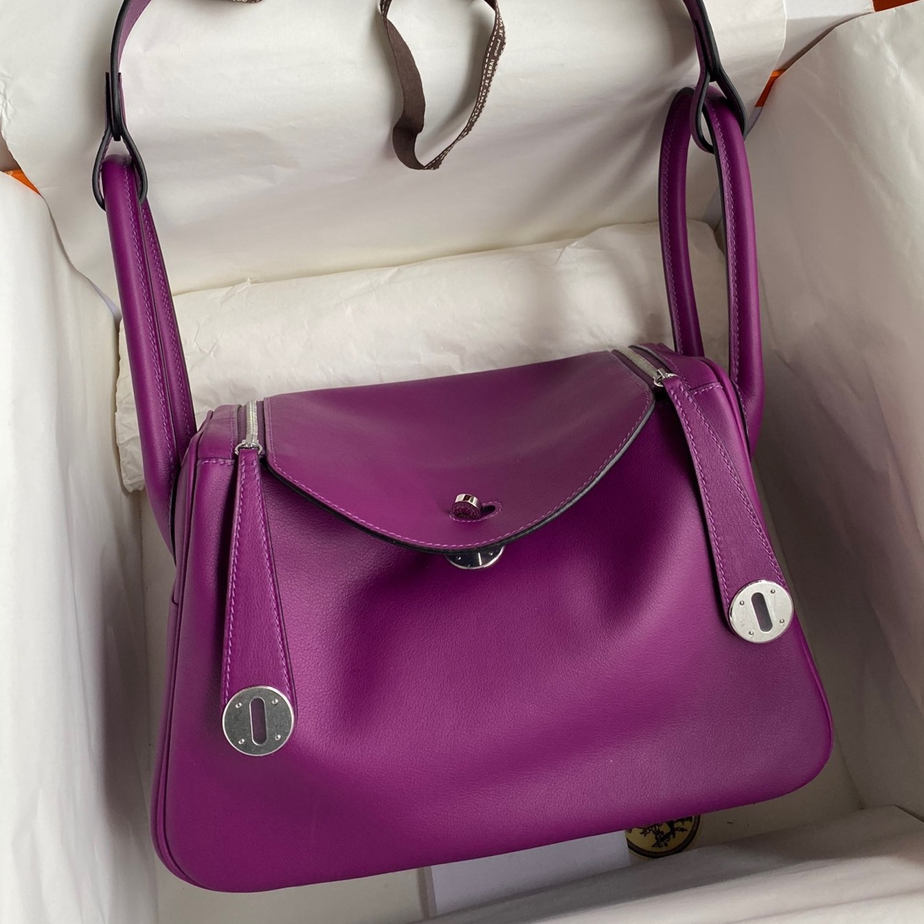 H**mes lindy 26 handmade bag in anemone swift calfskin