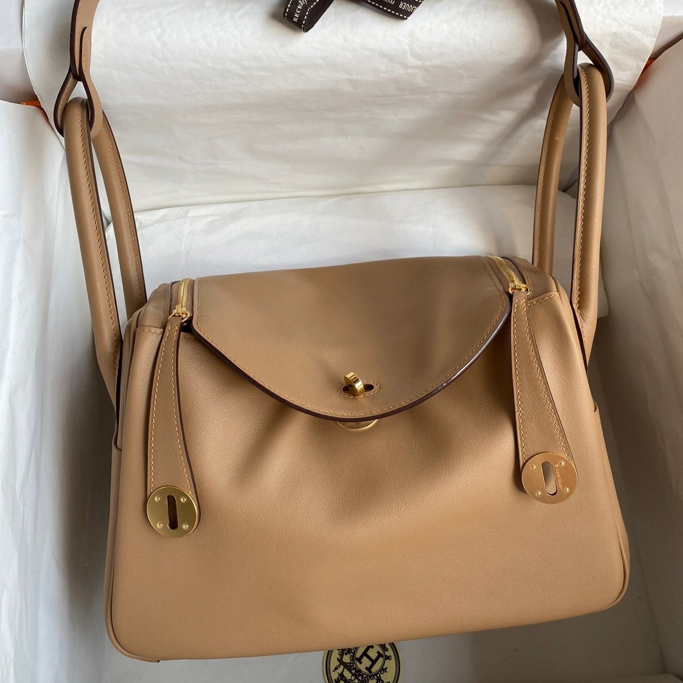 H**mes lindy 26 handmade bag in chai swift calfskin