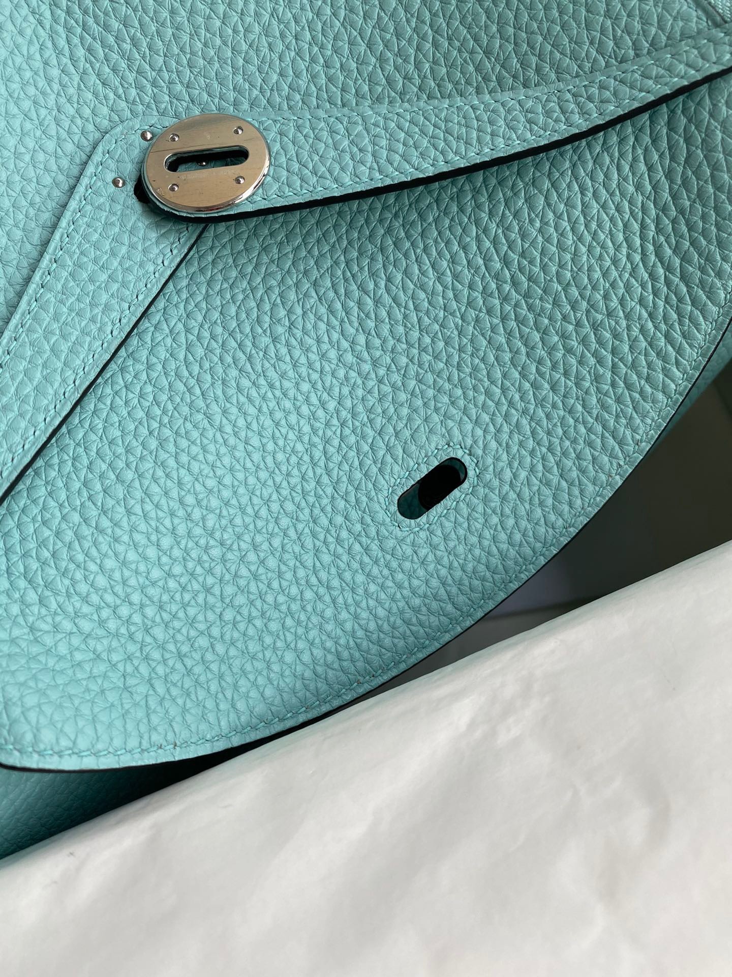 H**mes lindy 30 handmade bag in blue atoll clemence leather