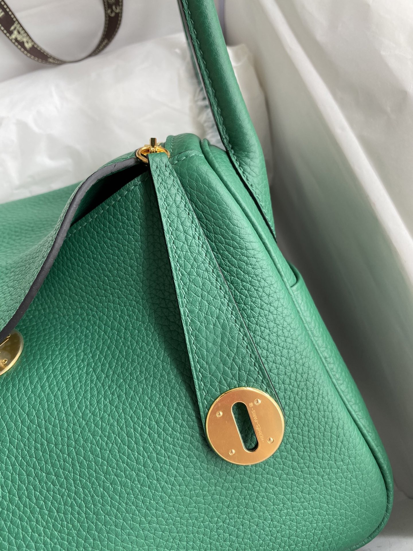 H**mes lindy 30 handmade bag in malachite clemence leather