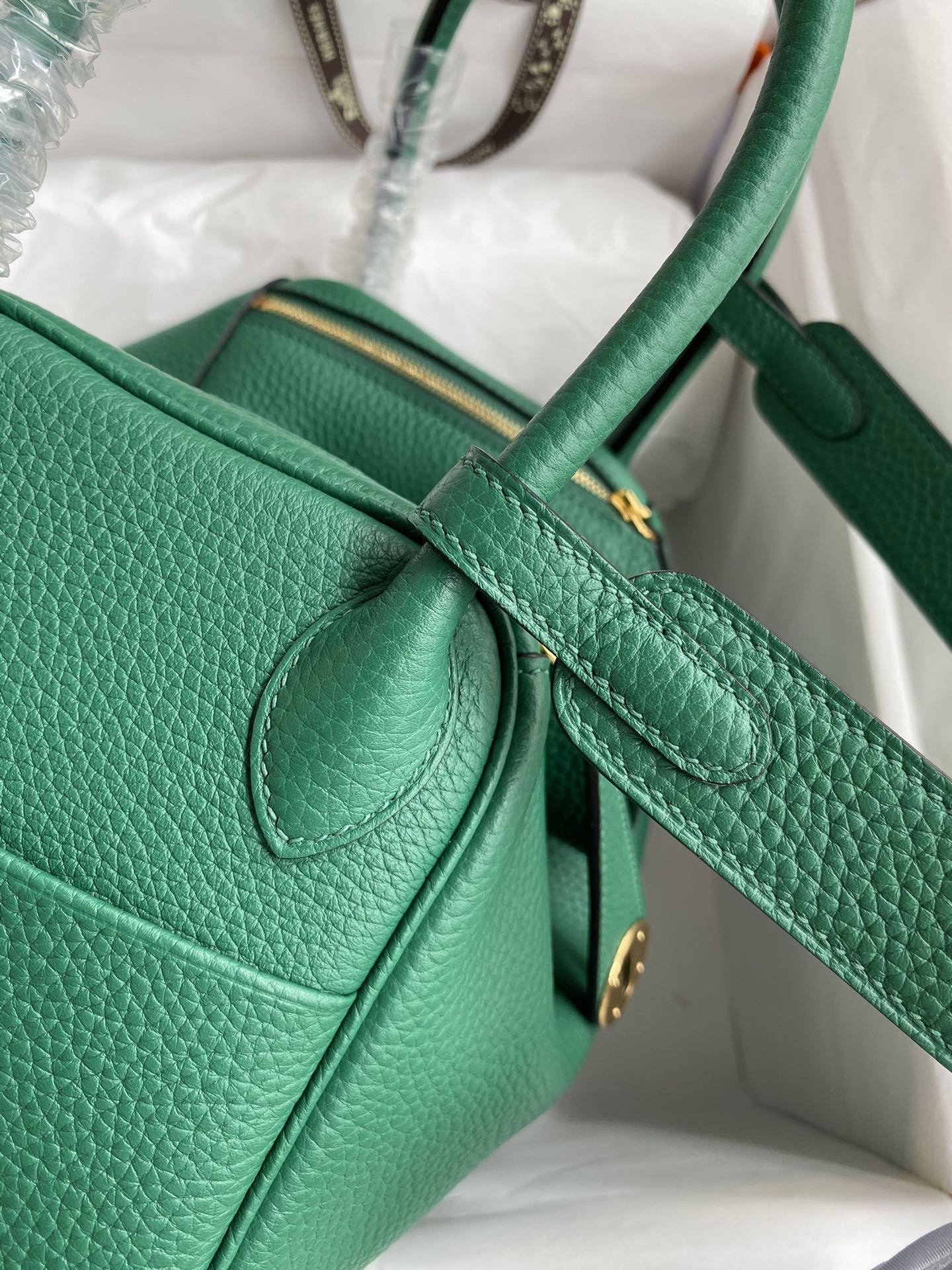 H**mes lindy 30 handmade bag in malachite clemence leather