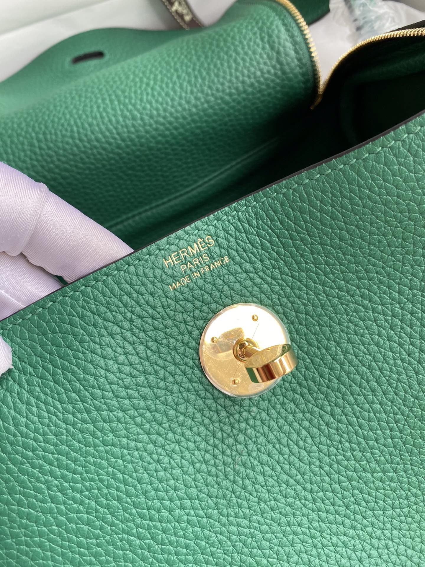 H**mes lindy 30 handmade bag in malachite clemence leather