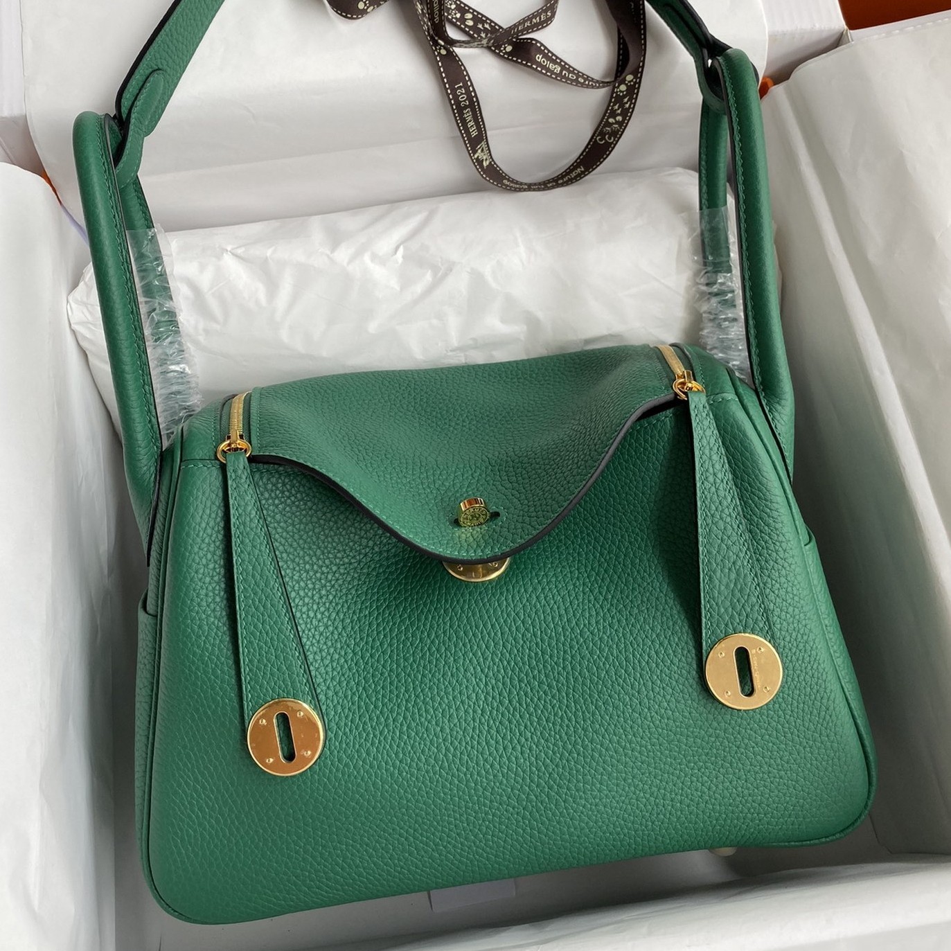 H**mes lindy 30 handmade bag in malachite clemence leather