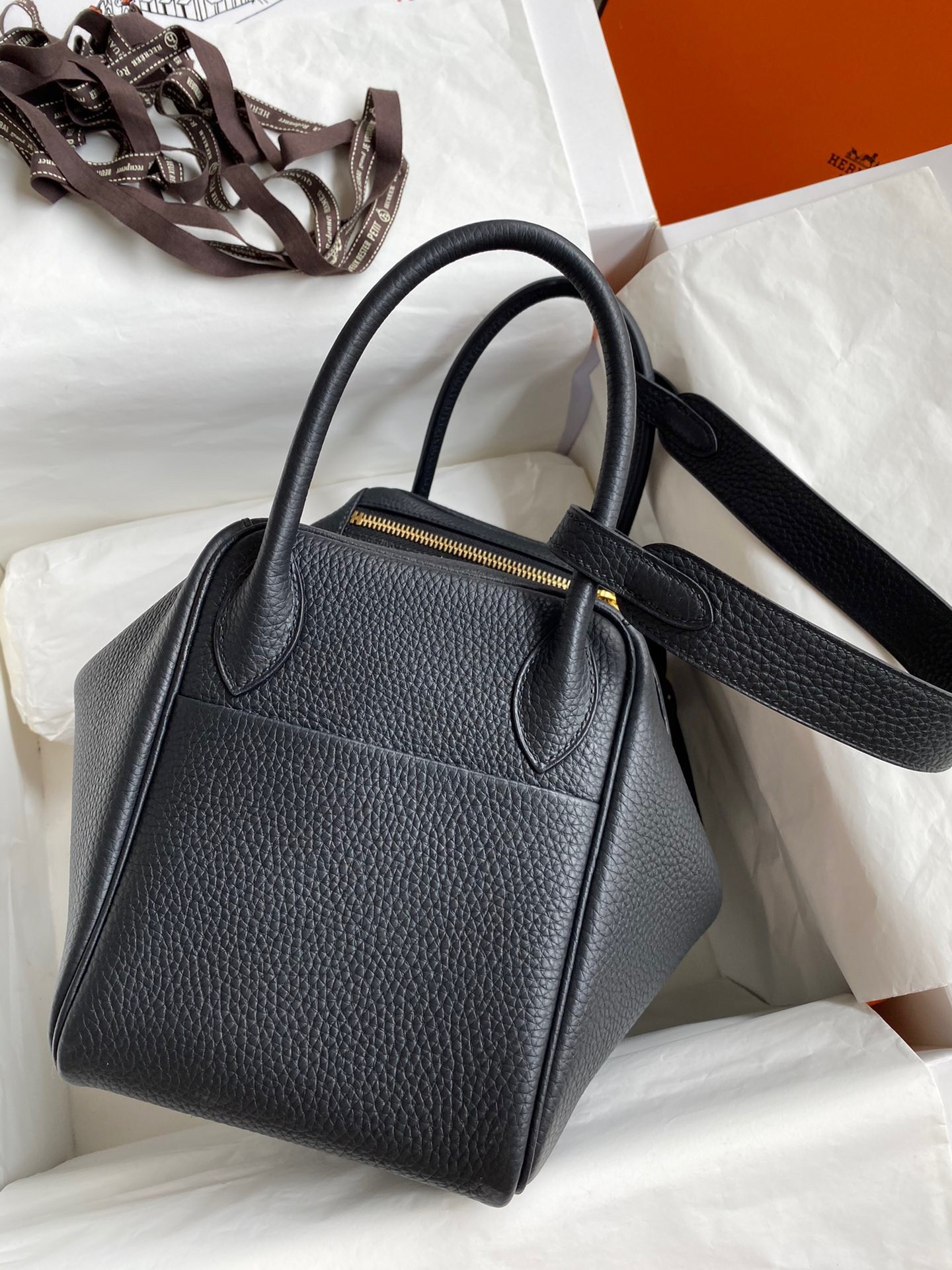 H**mes lindy 30 handmade bag in black clemence leather