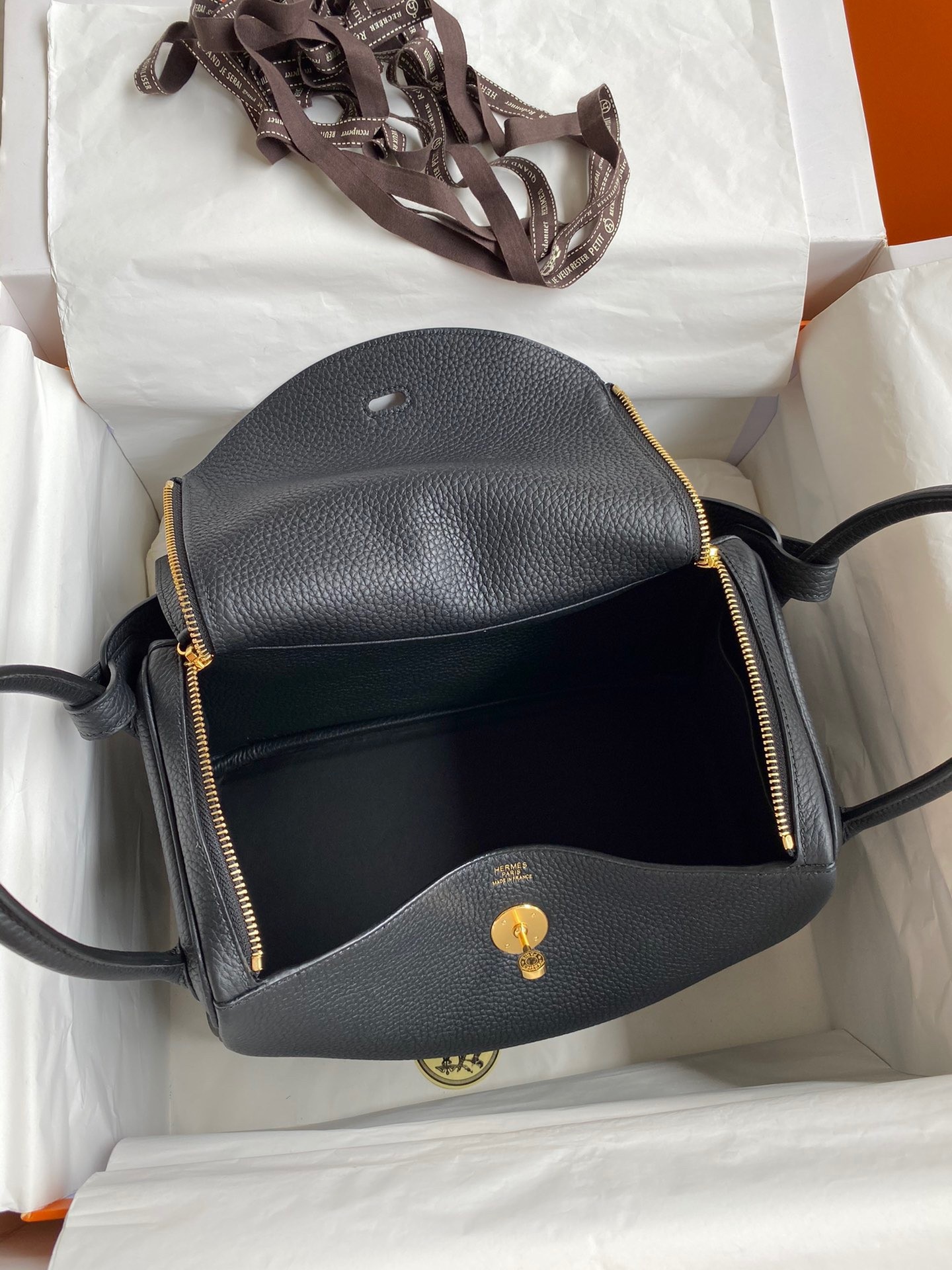 H**mes lindy 30 handmade bag in black clemence leather