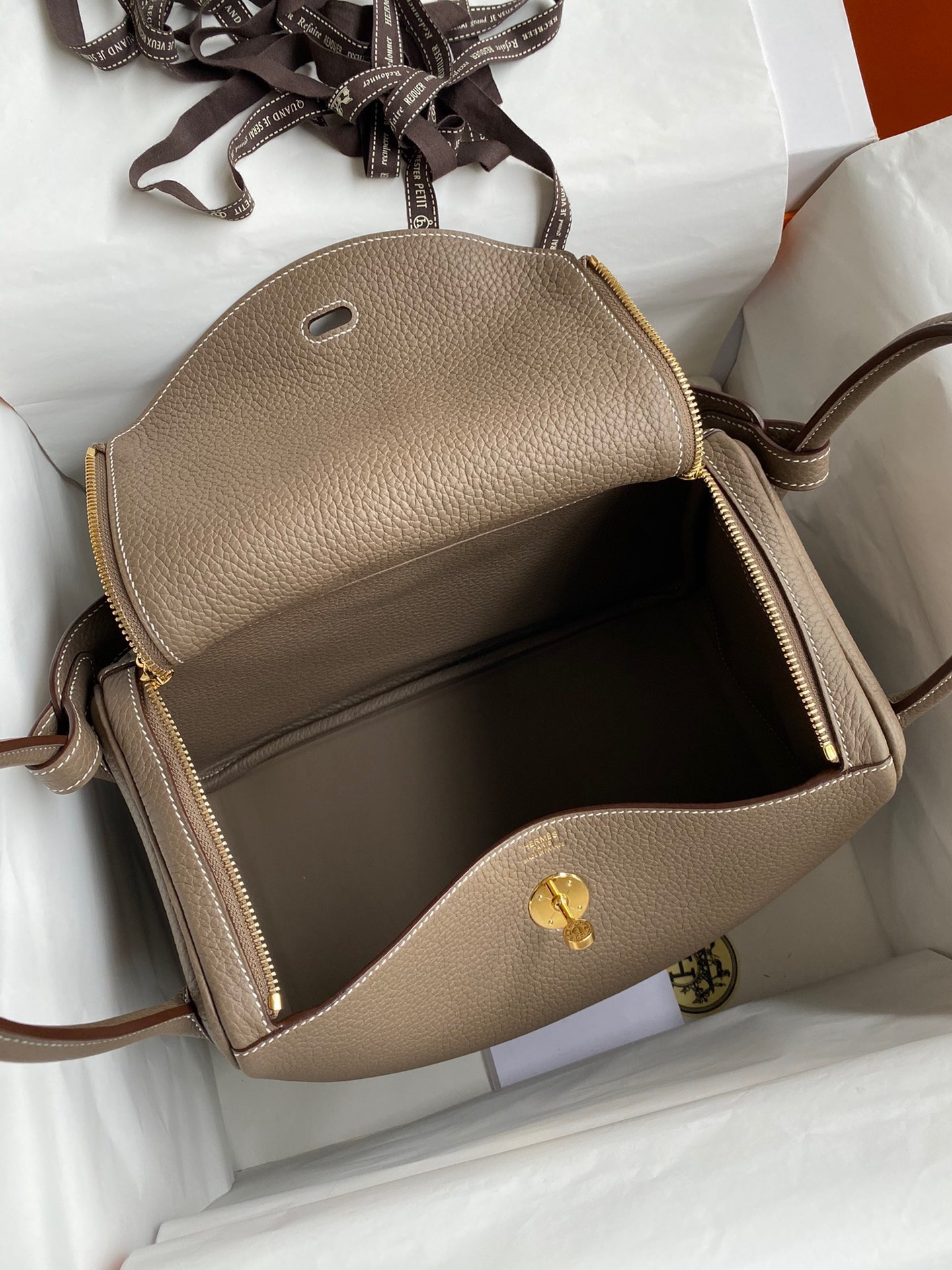 H**mes lindy 30 handmade bag in taupe clemence leather