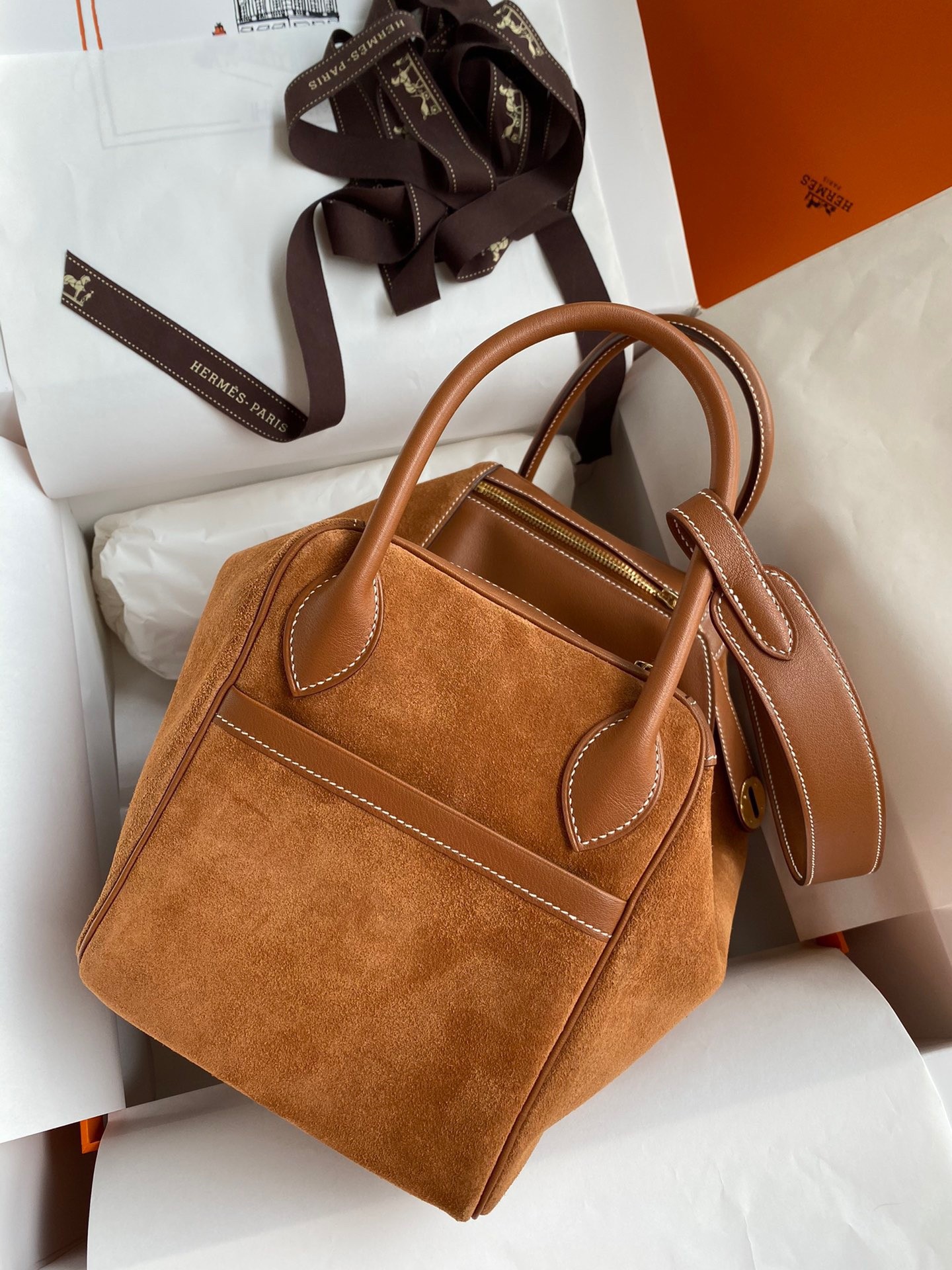 H**mes lindy 30 handmade bag in gold doblis suede calfskin