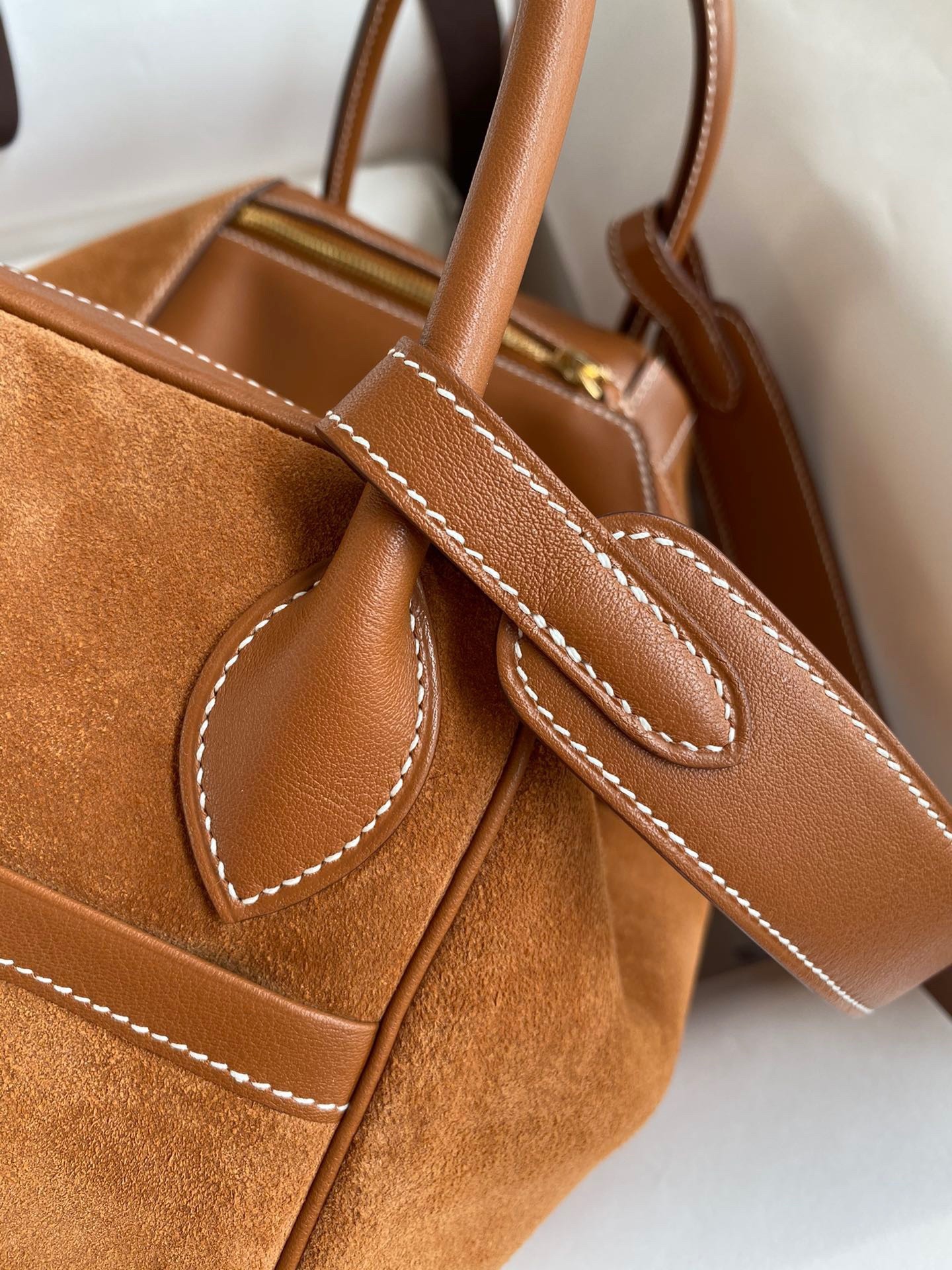 H**mes lindy 30 handmade bag in gold doblis suede calfskin