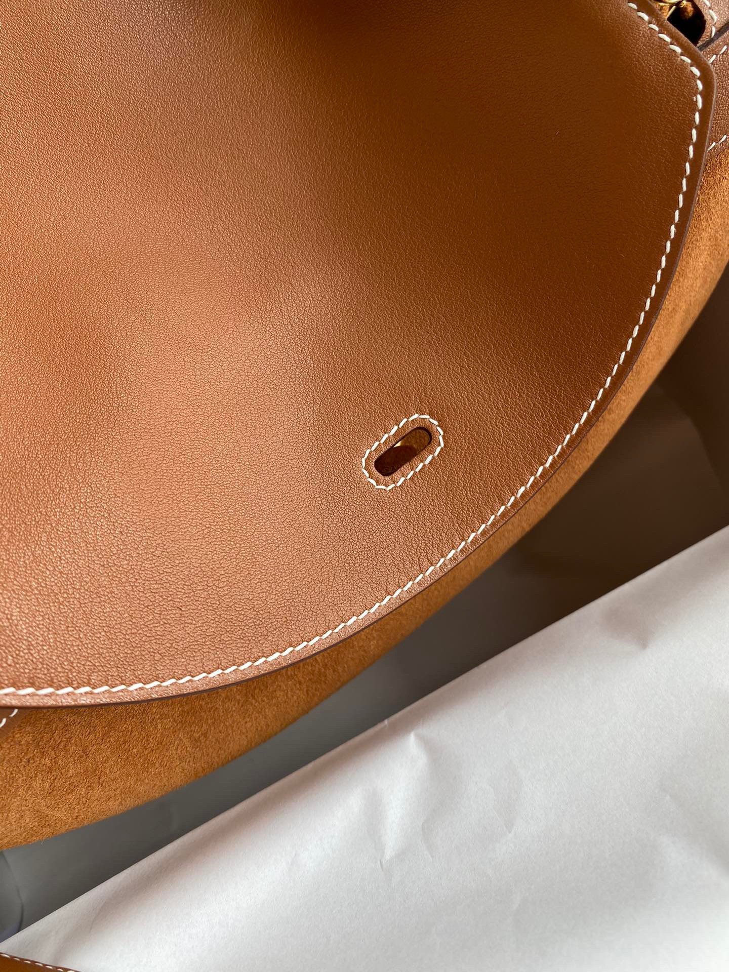 H**mes lindy 30 handmade bag in gold doblis suede calfskin