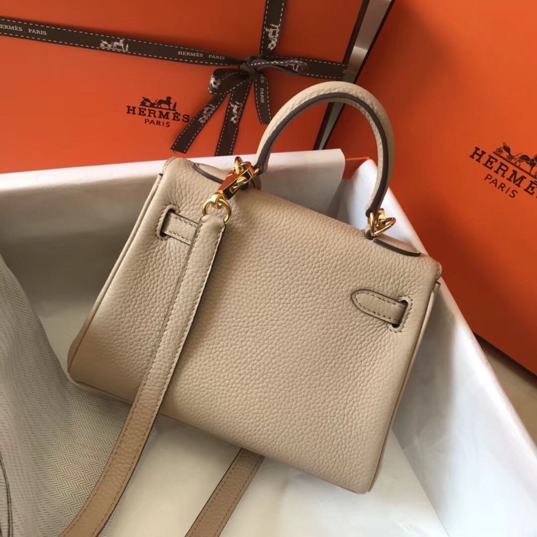 H**mes mini kelly 20cm bag in beige clemence leather