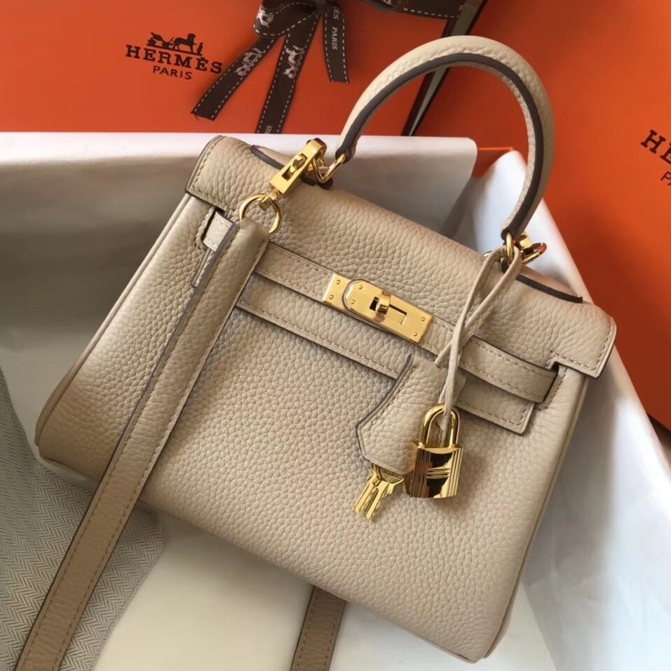 H**mes mini kelly 20cm bag in beige clemence leather