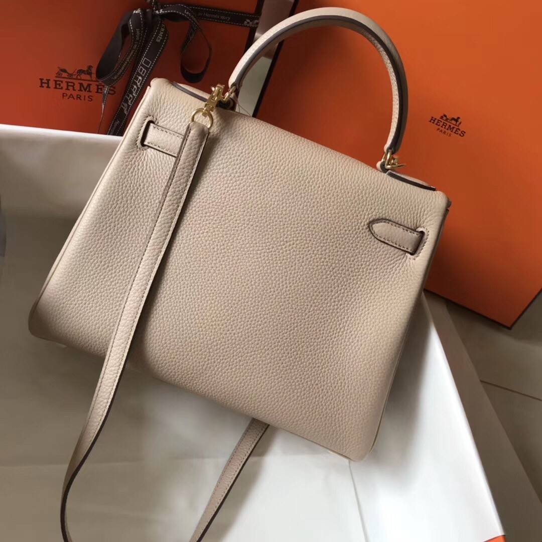 H**mes kelly 28cm retourne bag in argile clemence leather